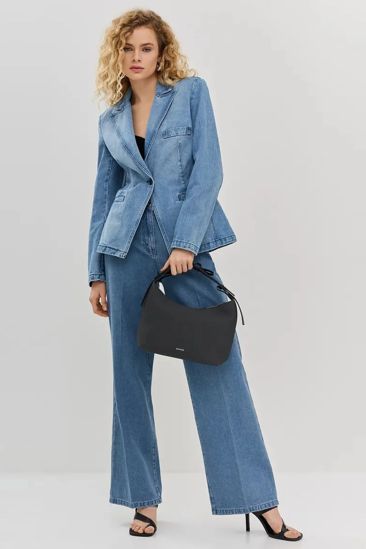 Сумка-багет графитового цвета из рельефной искусственной кожи, One