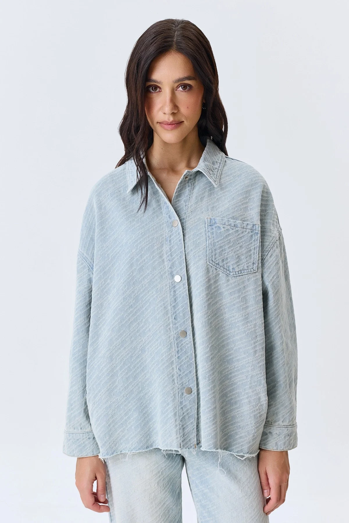 Рубашка из фактурного денима, 42