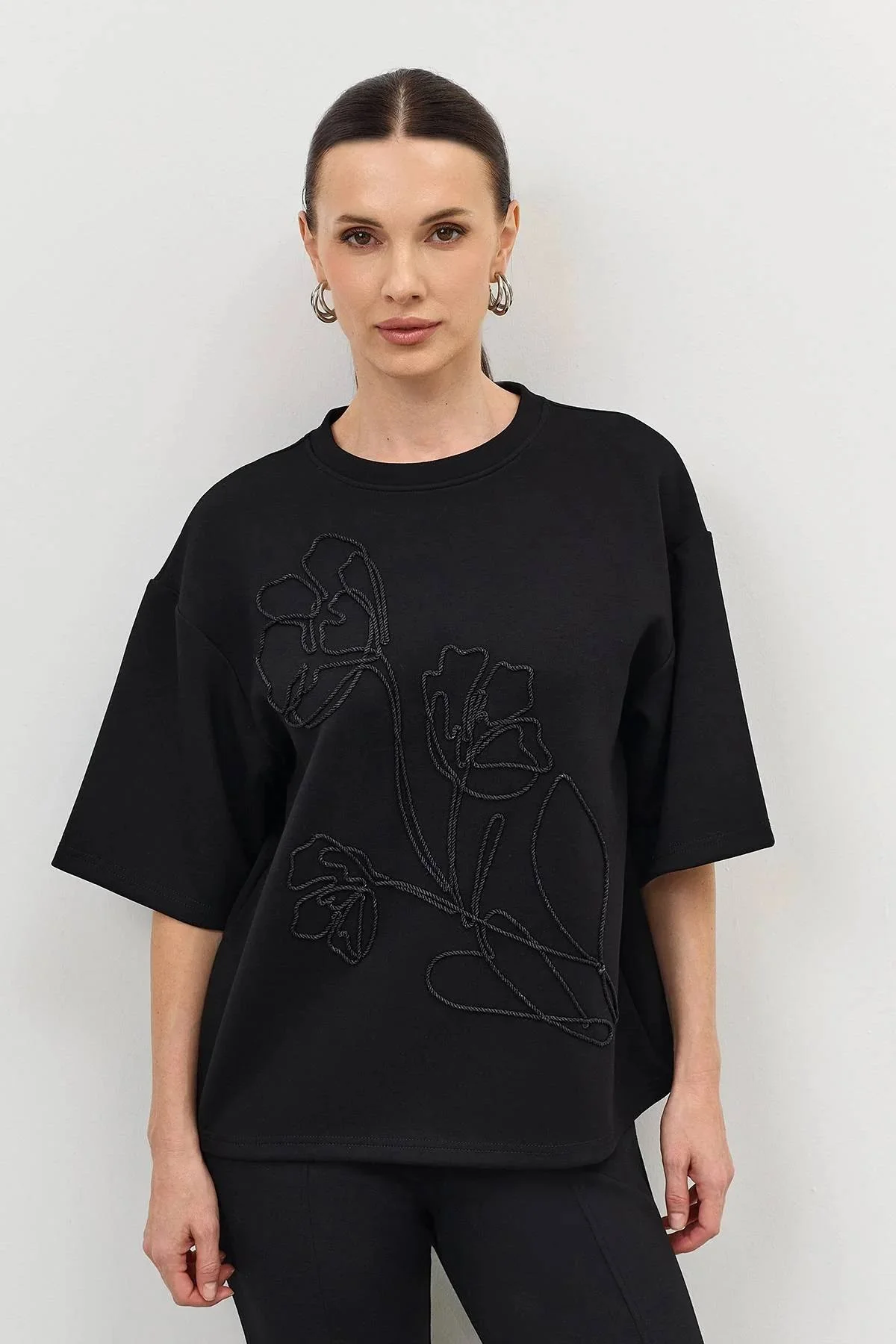 Джемпер с объемной вышивкой, 40