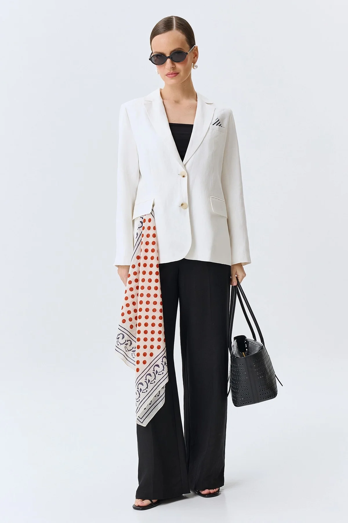 Шейный платок в яркий горошек, One