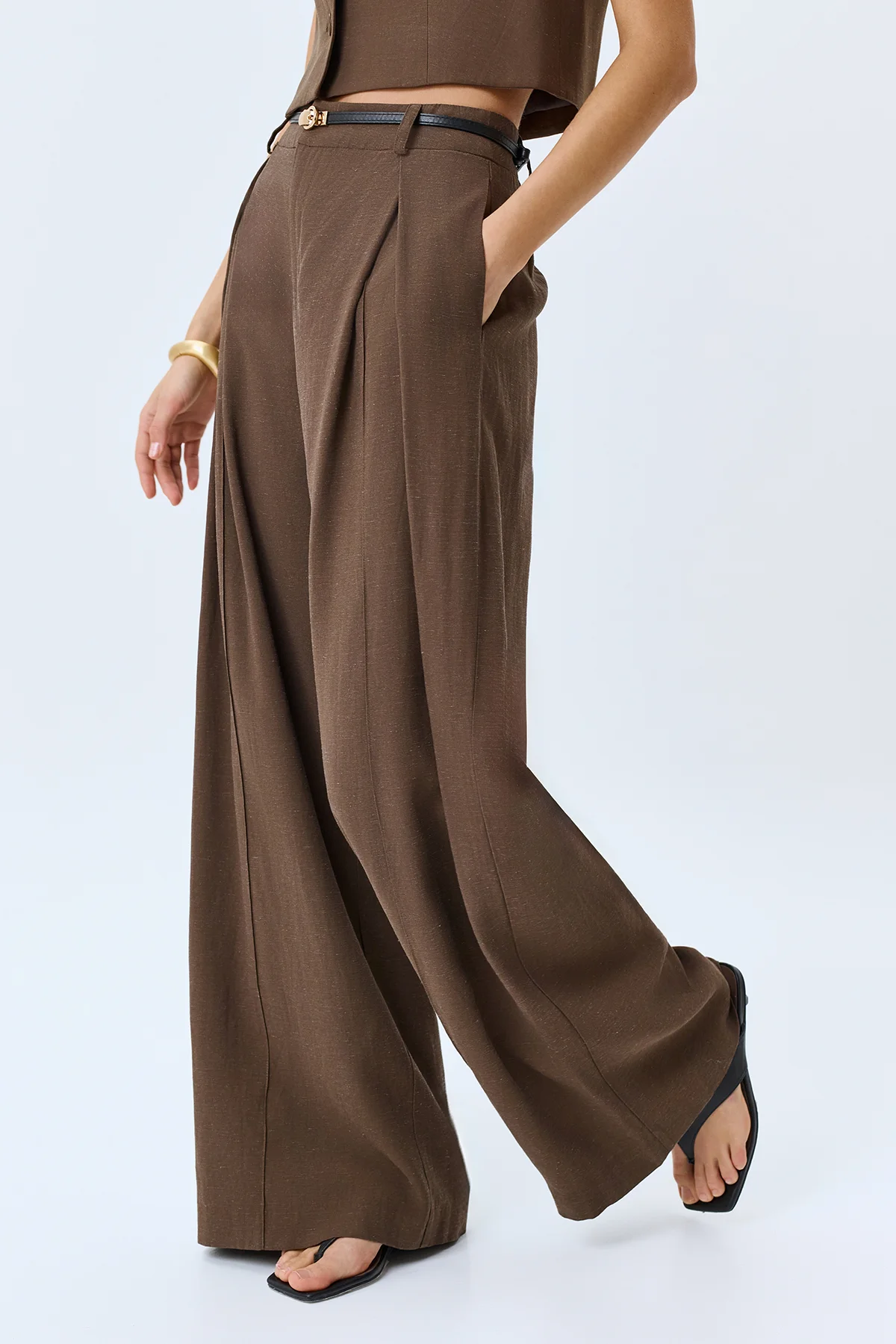 Широкие брюки с акцентными складками, 48