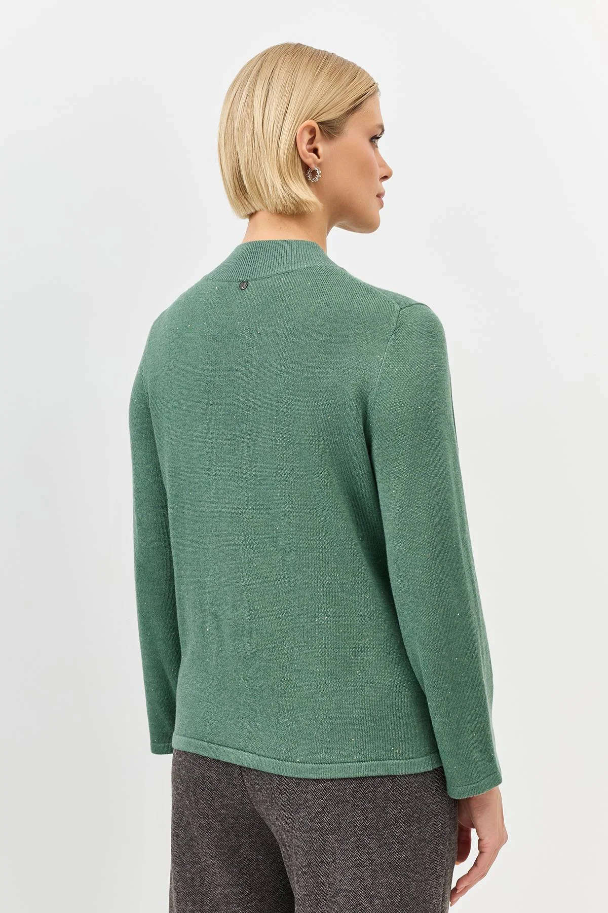 Лимитированная серия джемпер с мерцающими пайетками с палантином, 36