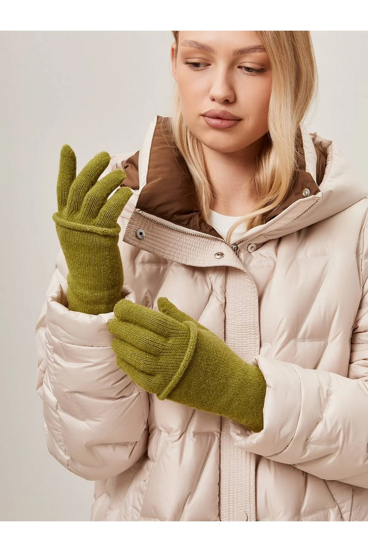 Перчатки темно-зеленые, M