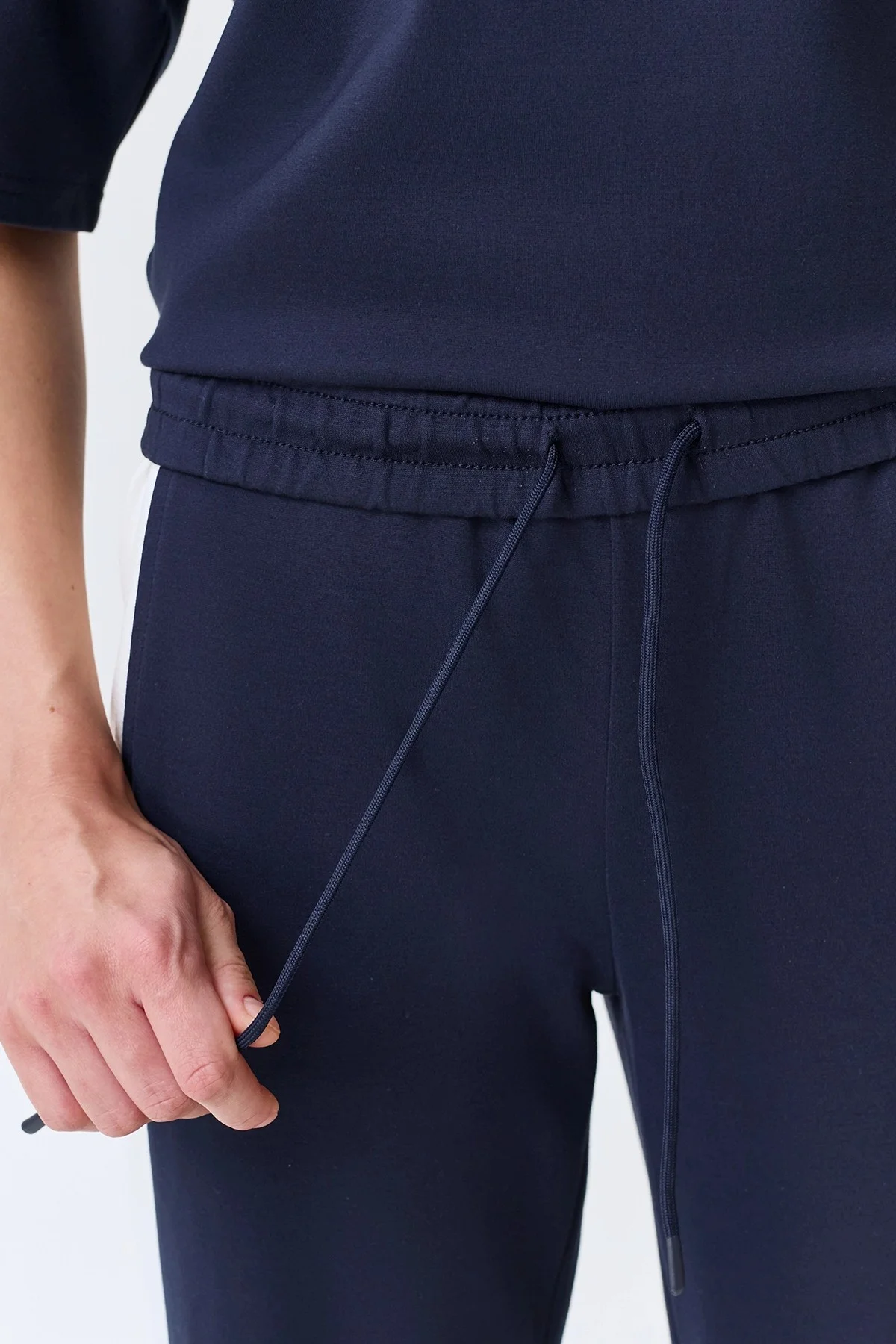 Джемпер с контрастными вставками, 48