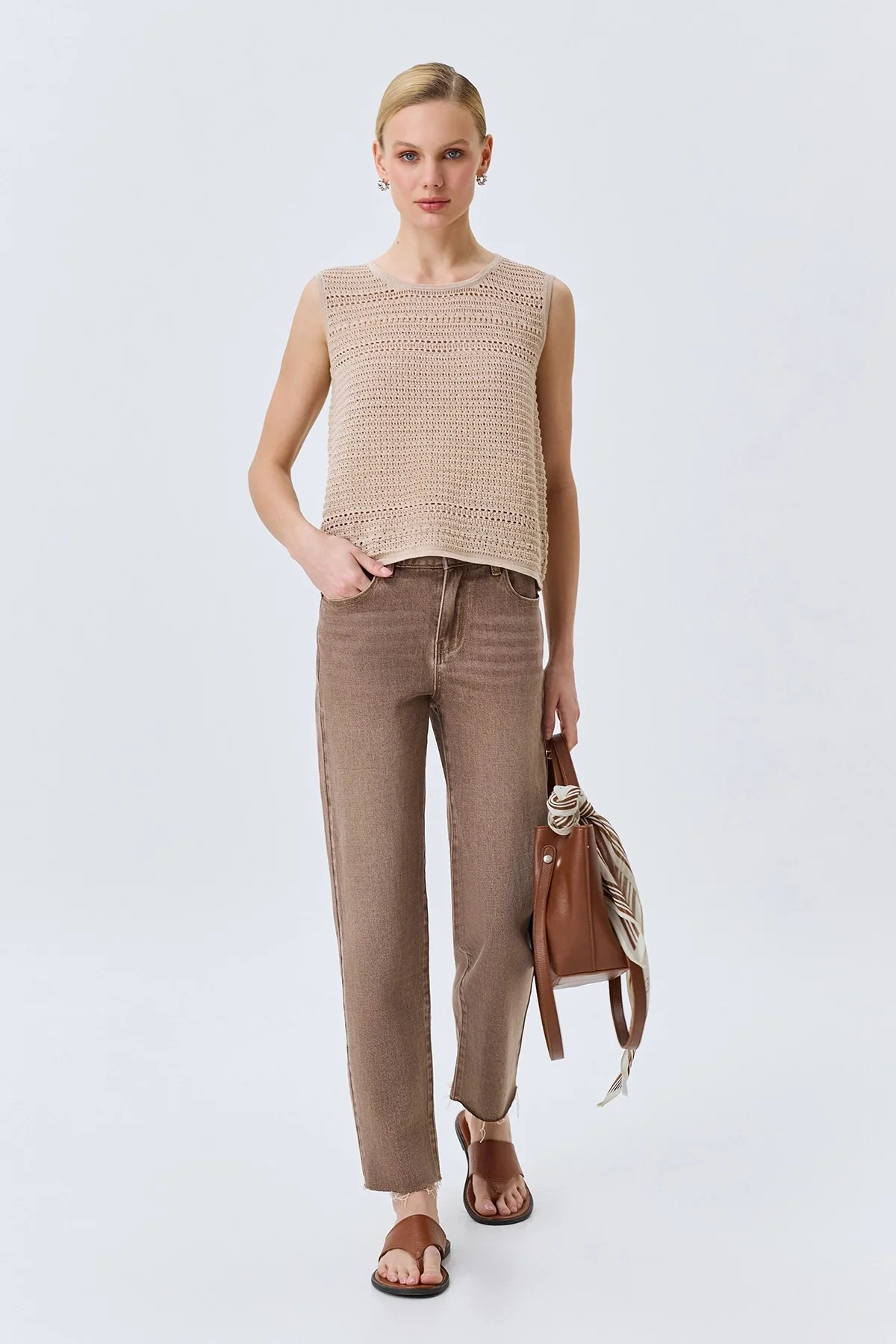 Бежевые джинсы с варкой, 48