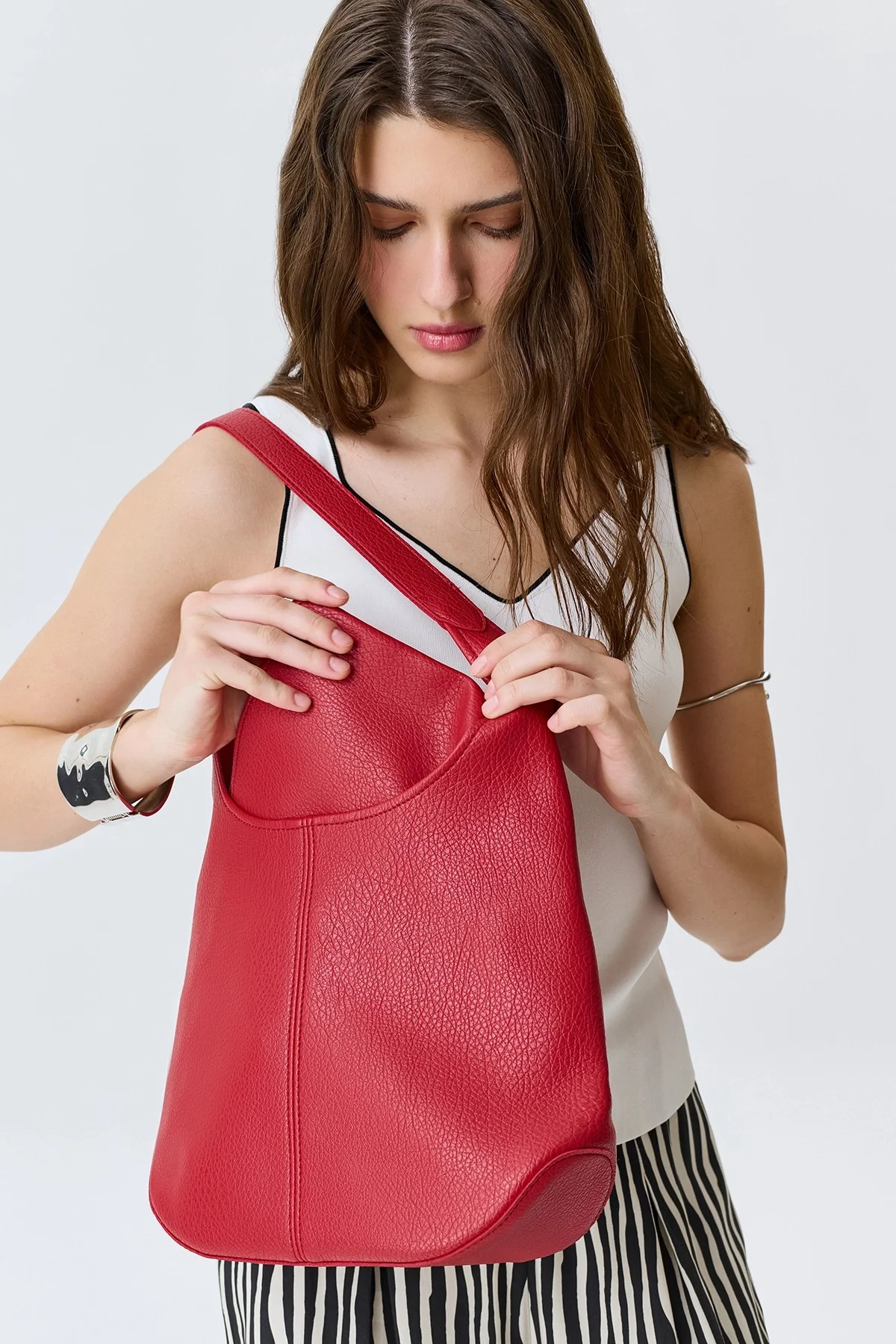 Яркий комплект из сумки и косметички, One