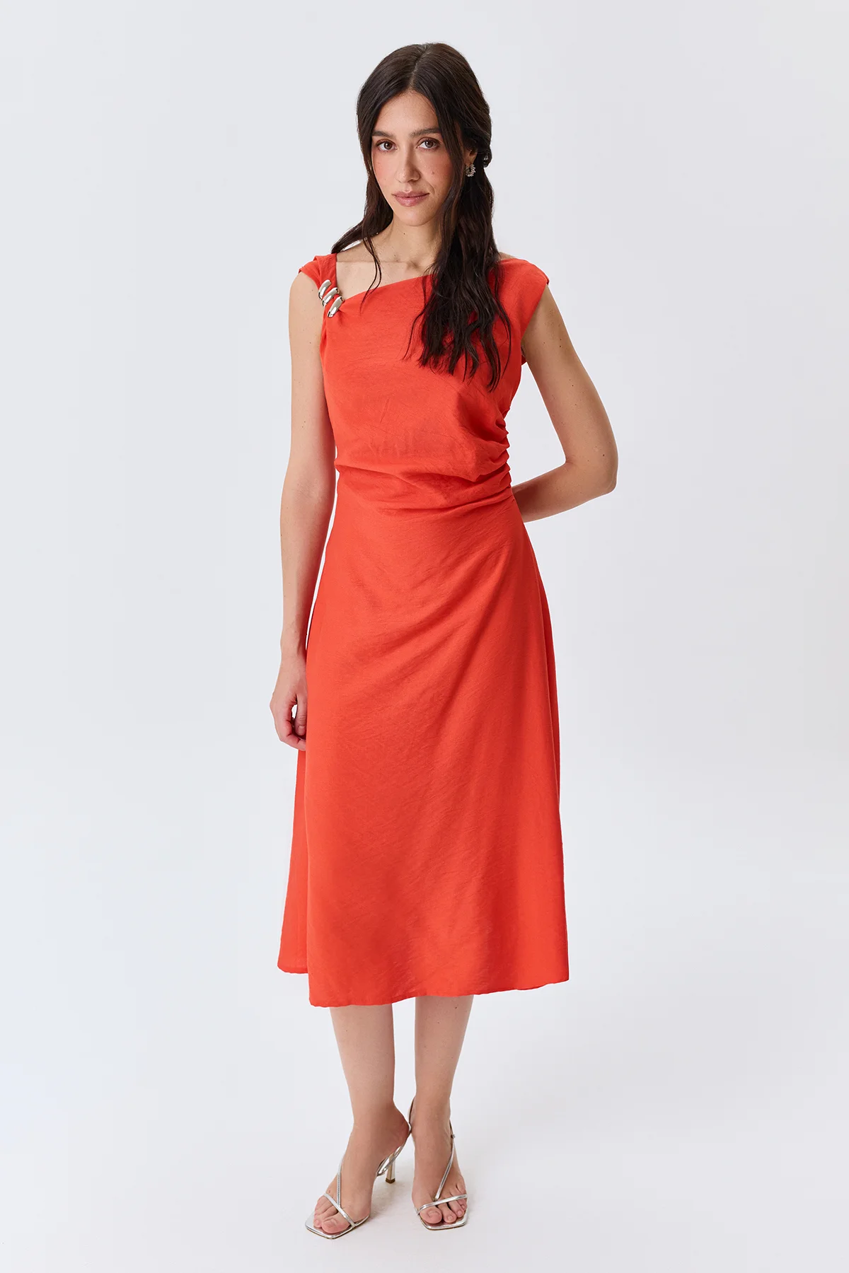 Платье-миди с асимметричным вырезом, 42