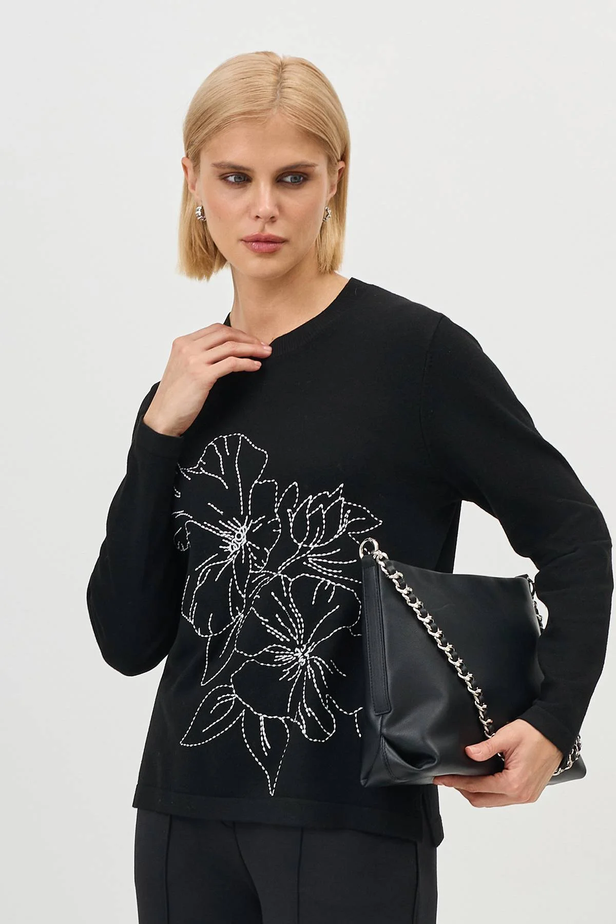 Лимитированная серия джемпер с контрастной вышивкой и ремень, 36 Лимитированная серия джемпер с контрастной вышивкой и ремень, 36