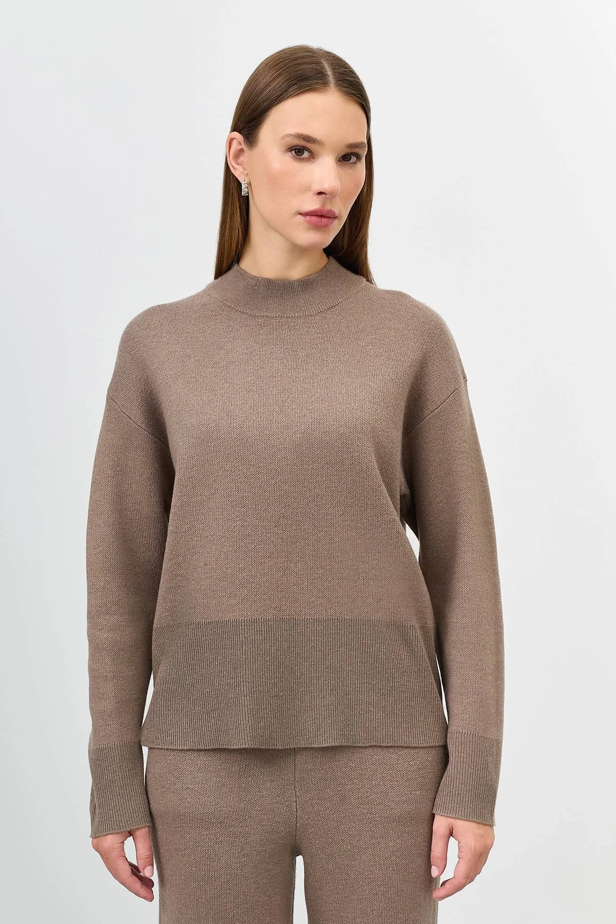 Свободный свитер с шерстью, 42