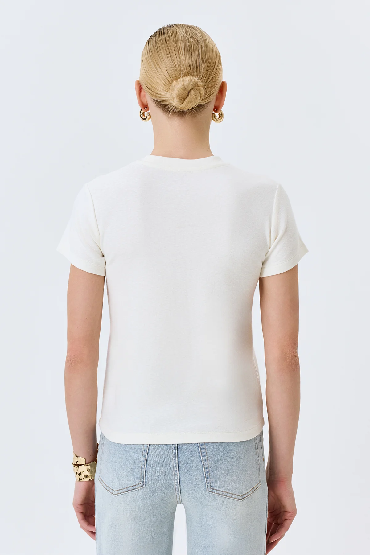 Розовая футболка с вышивкой, 42