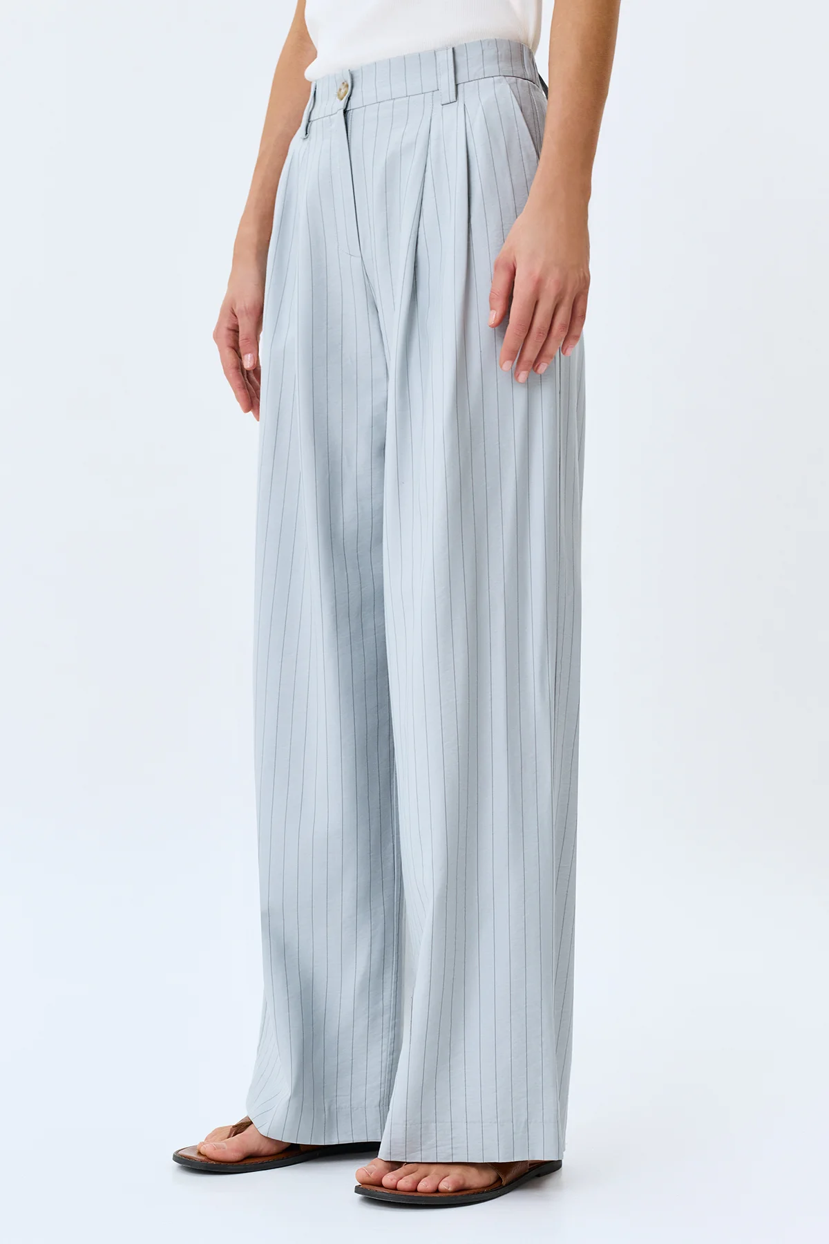 Широкие брюки в тонкую полоску, 42