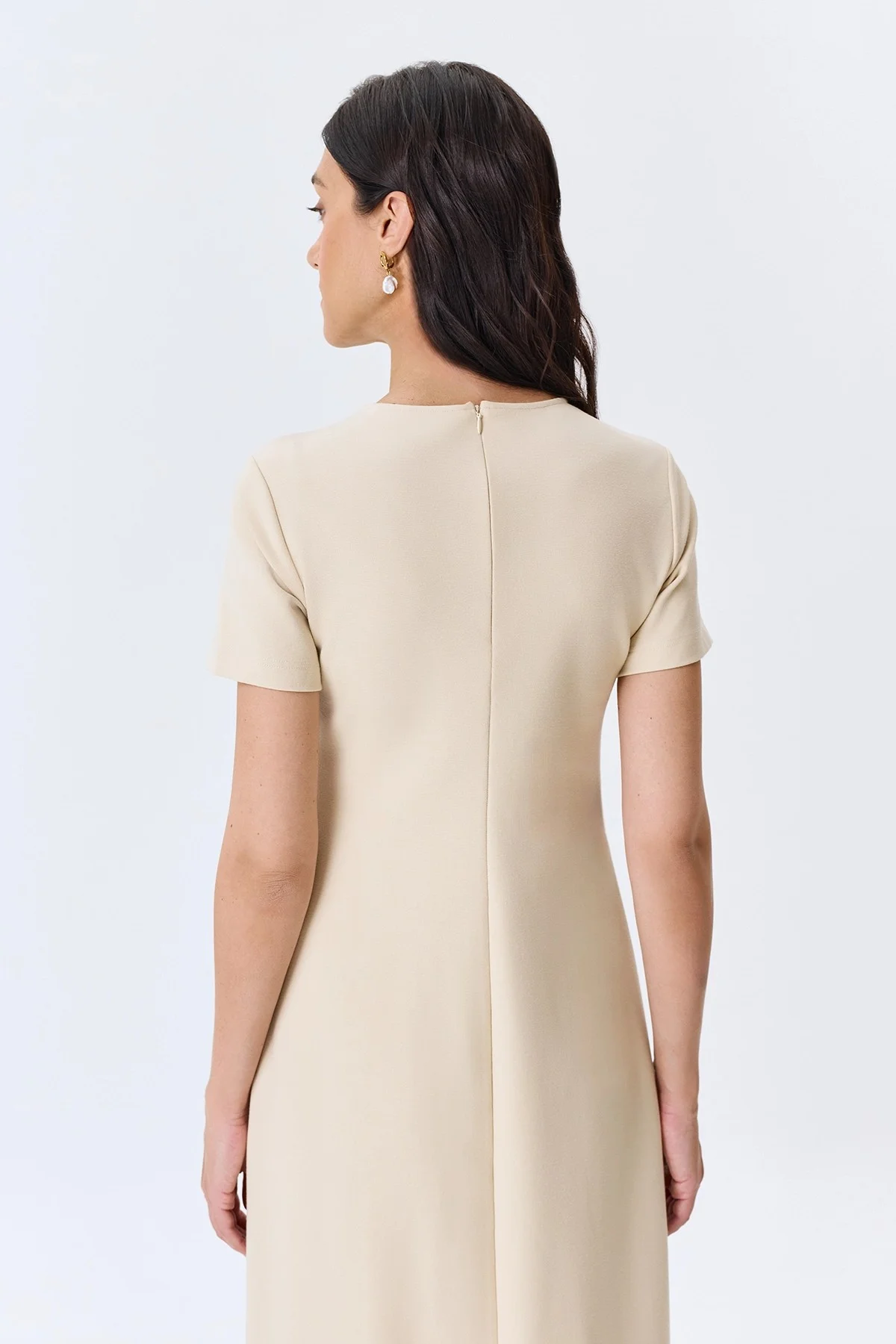 Светло-бежевое базовое платье из смесовой вискозы, 50