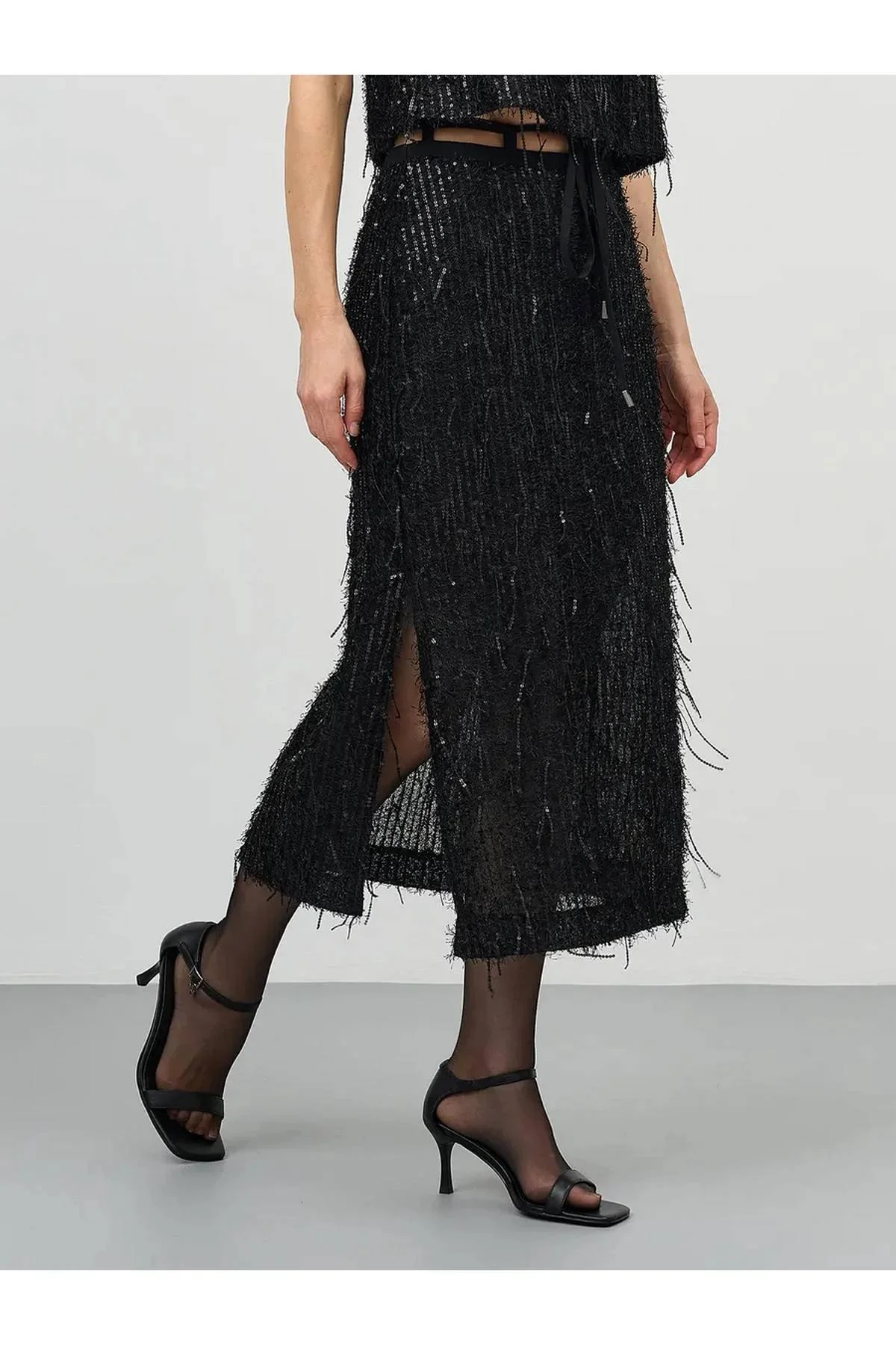 Юбка с пайетками и бахромой, 48