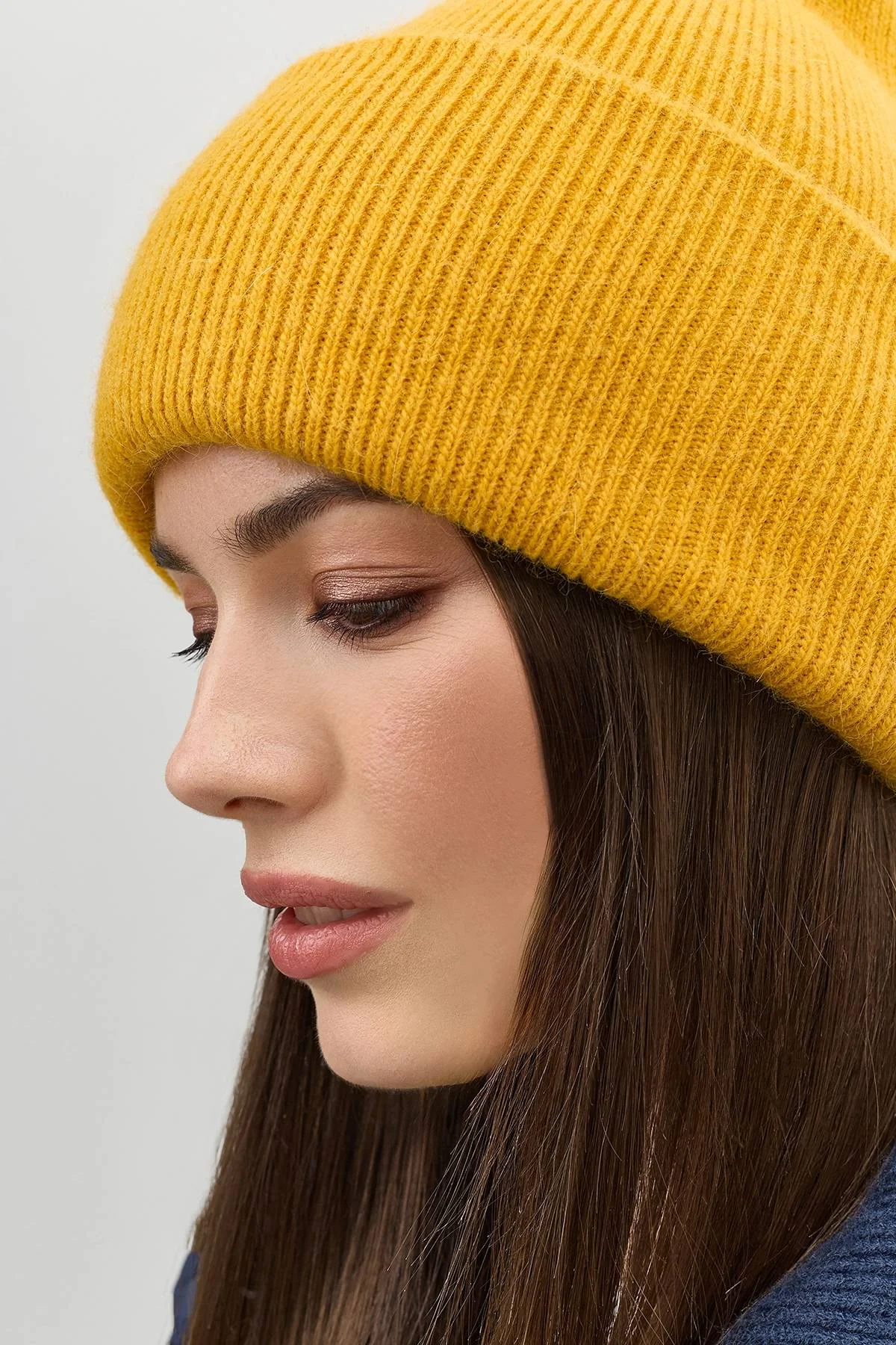 Шапка бини с широким отворотом, One