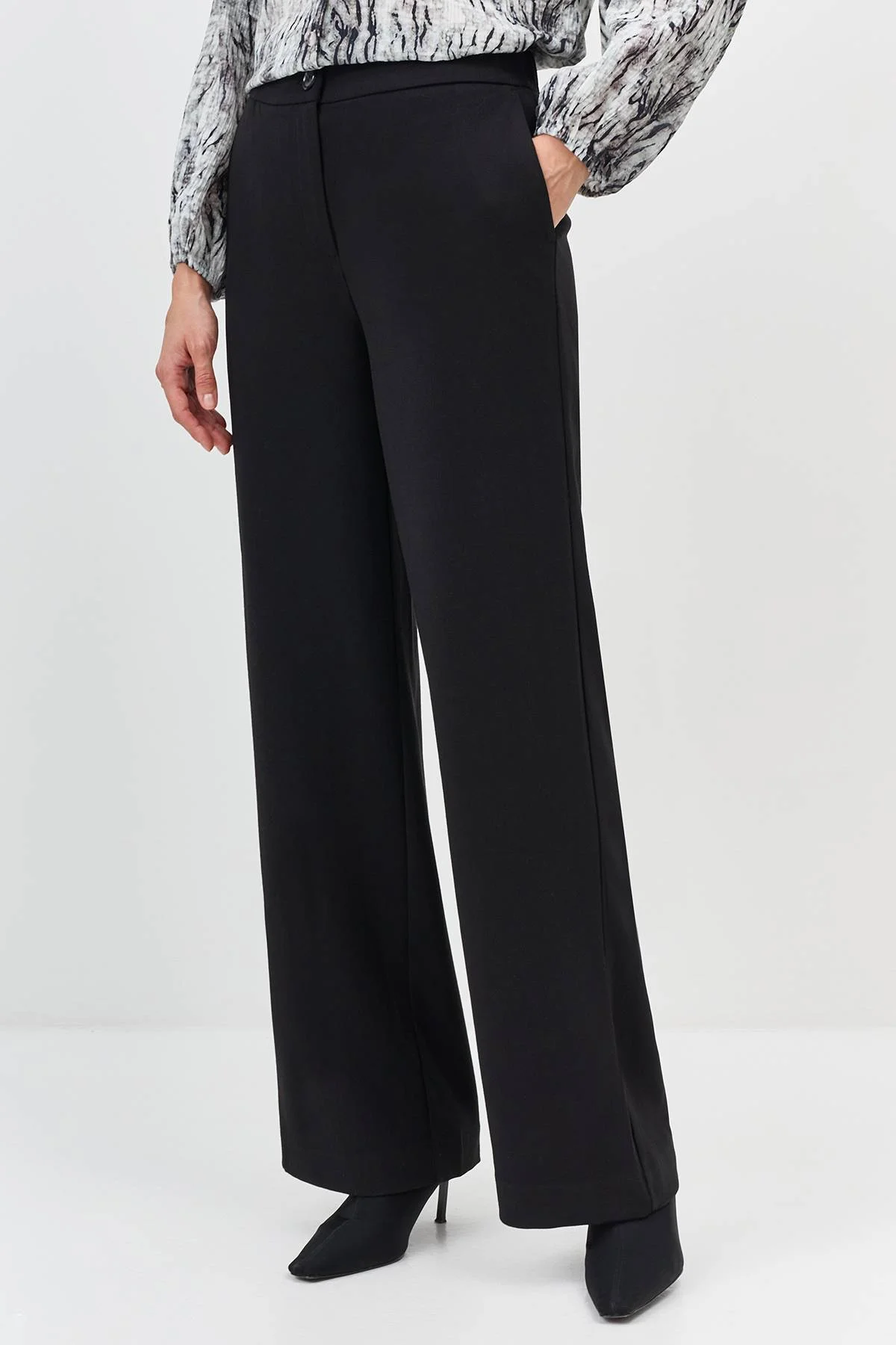 Базовые брюки свободного кроя, 44