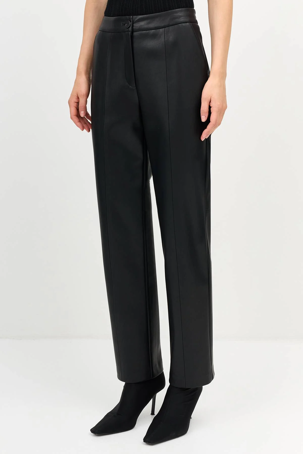 Лимитированная серия брюки в черном цвете с ремнем, 46