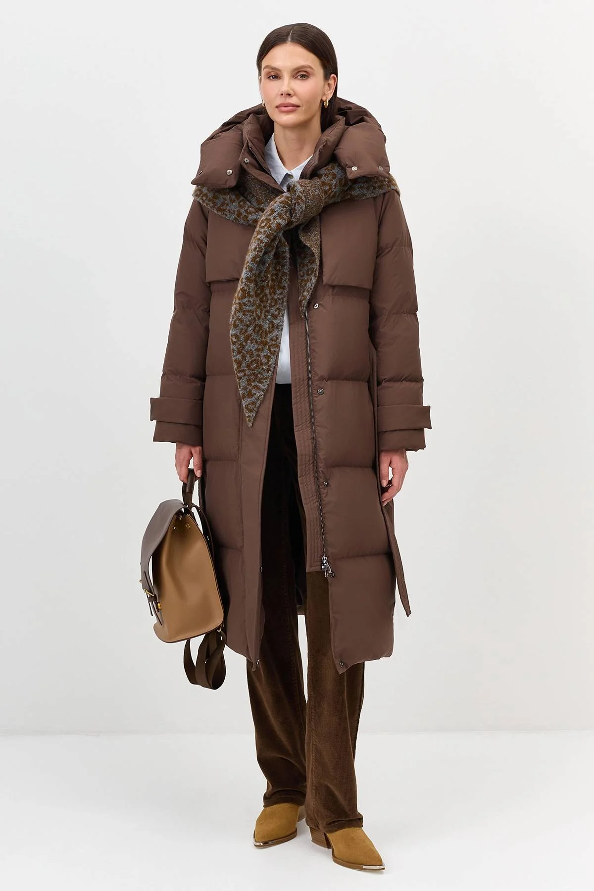 Приталенный пуховик со съемным капюшоном, 46