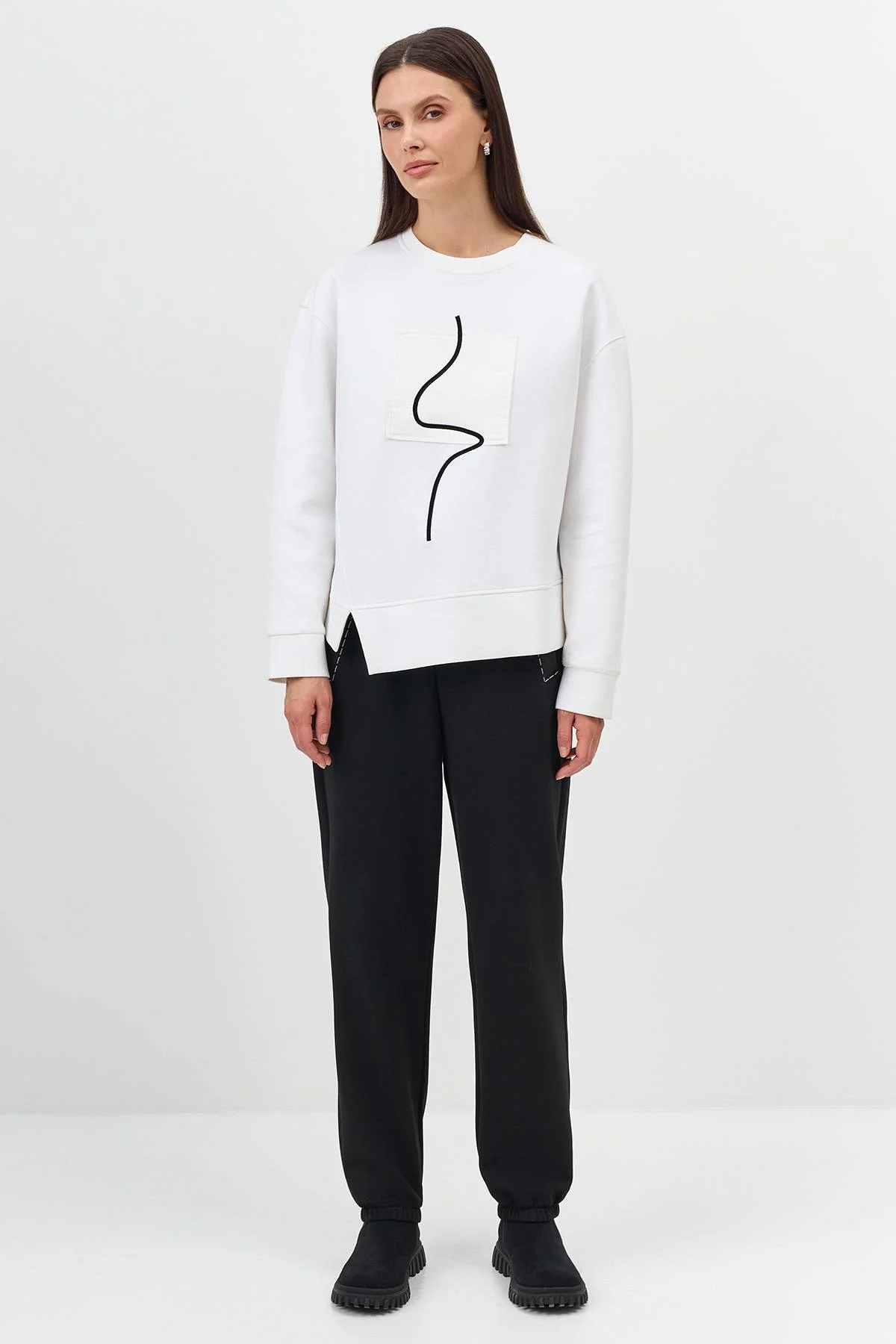 Лимитированная серия cвитшот с минималистичным принтом и ремень, 44