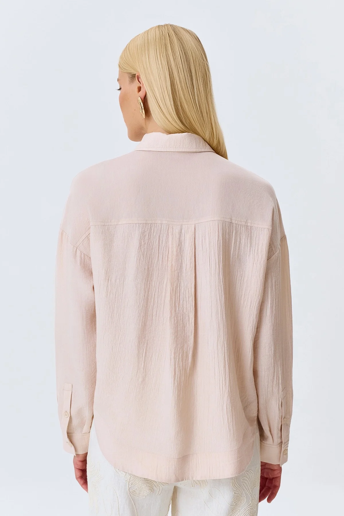 Блузка с акцентной вышивкой, 44