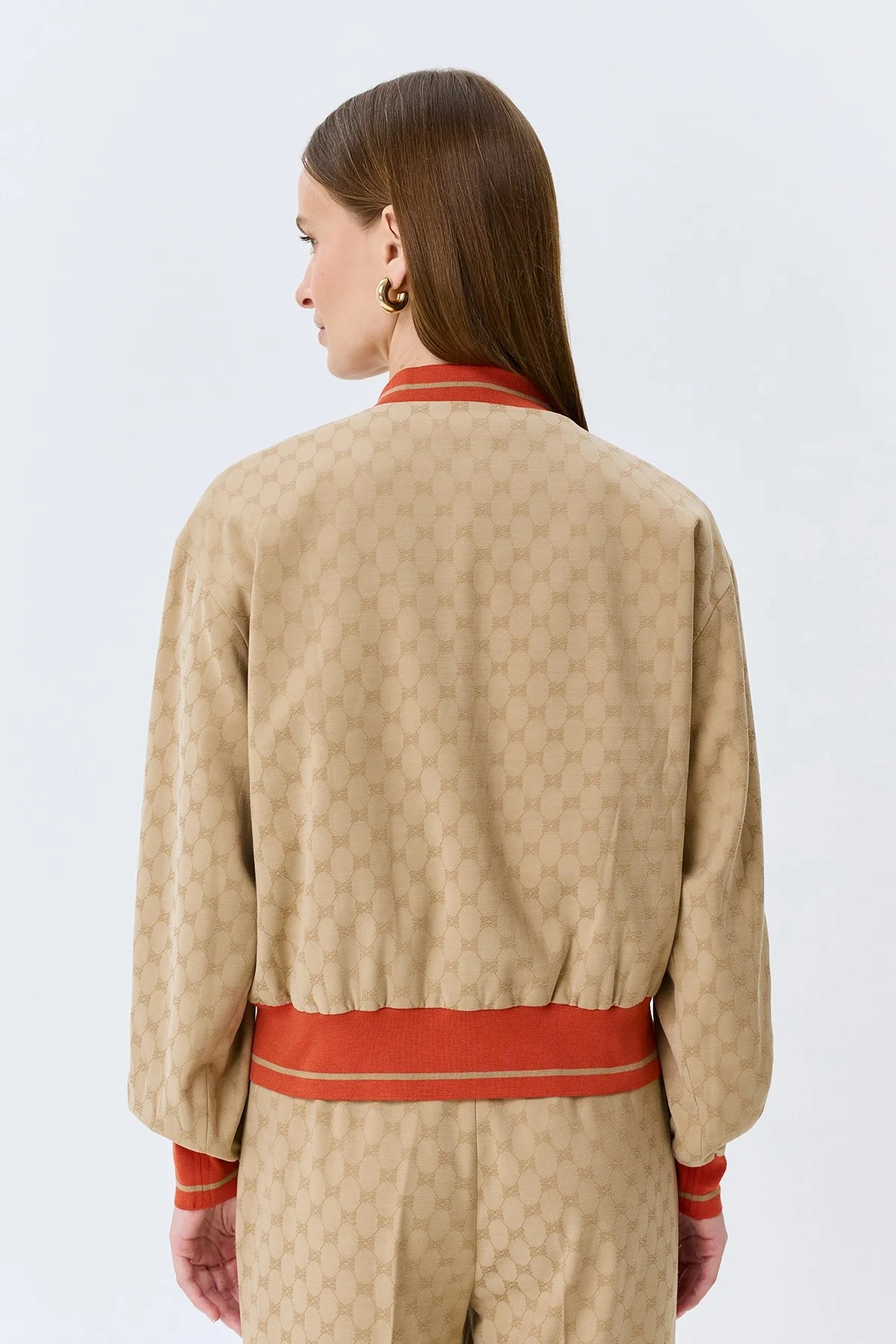 Бомбер из брендированного текстиля, 36