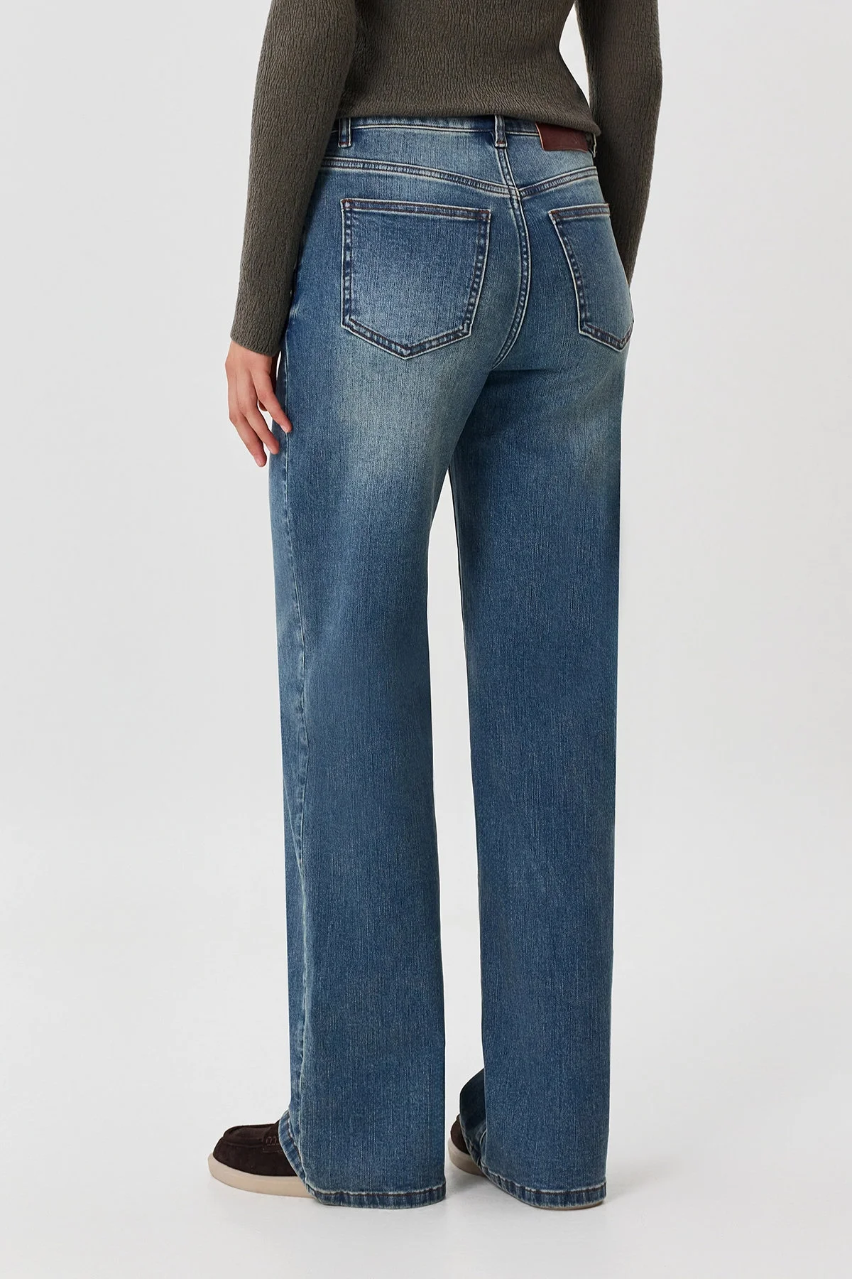 Джинсы Straight fit с деликатной варкой, 44