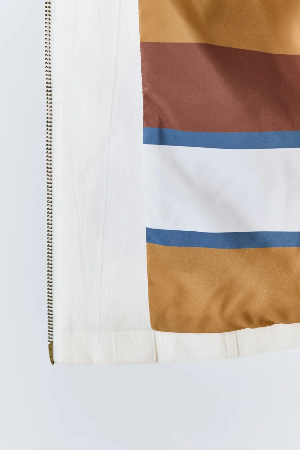 Ветровка с принтованной подкладкой, 40