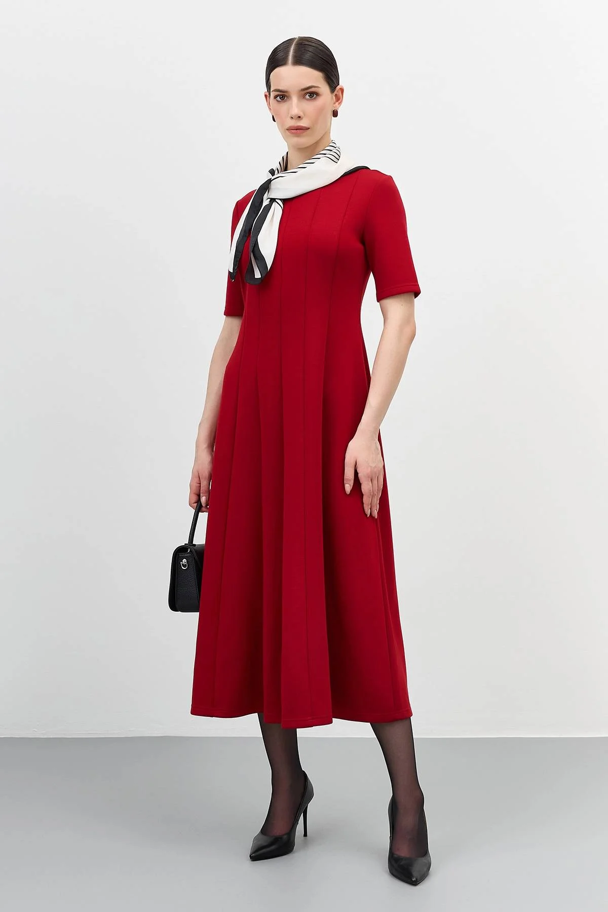 Трикотажное платье из вискозы, 50