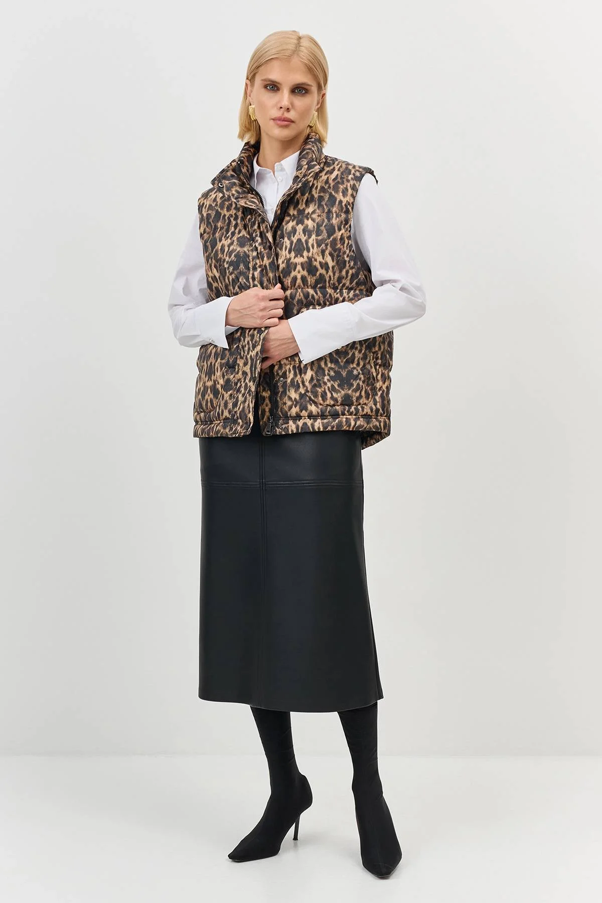 Лимитированная серия жилет с анималистичным принтом и палантин, 34