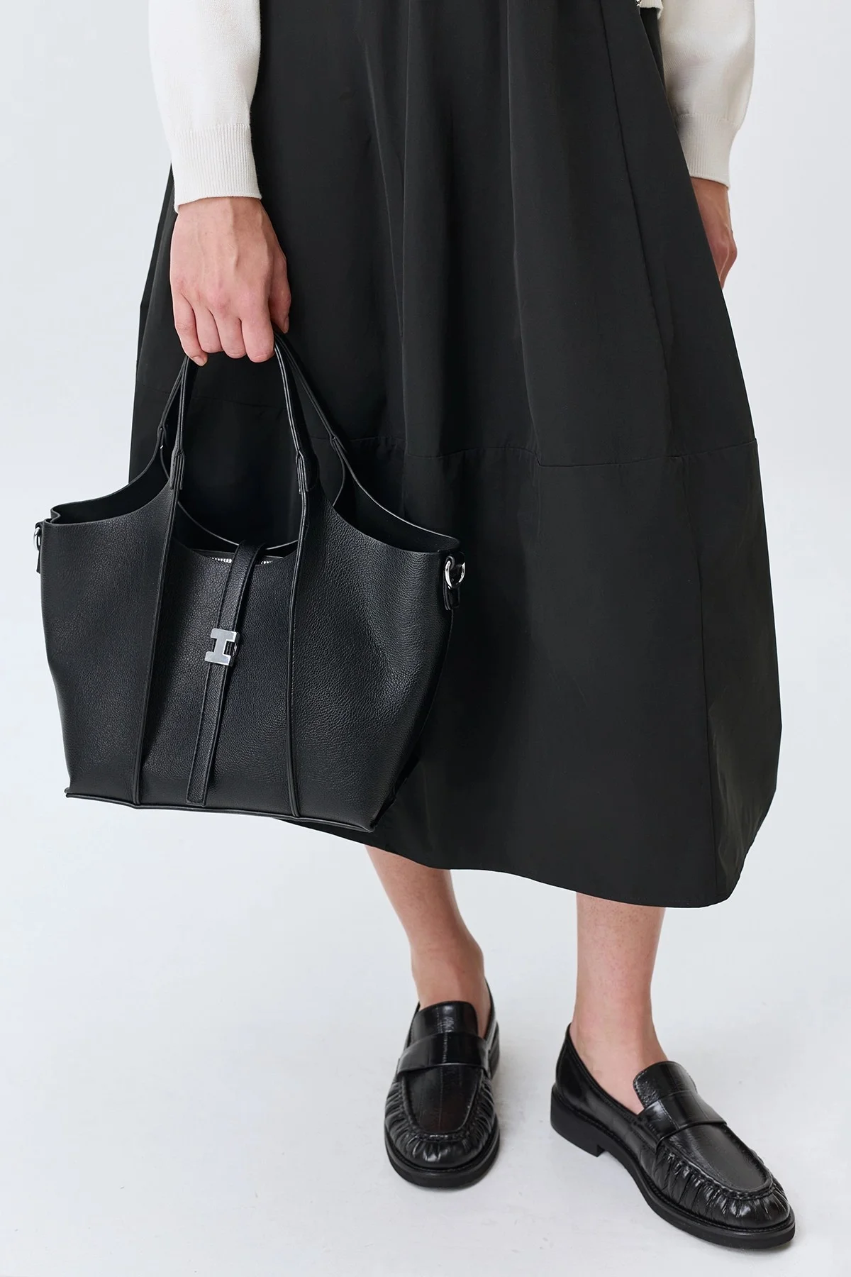 Сумка-тоут с акцентными швами, One