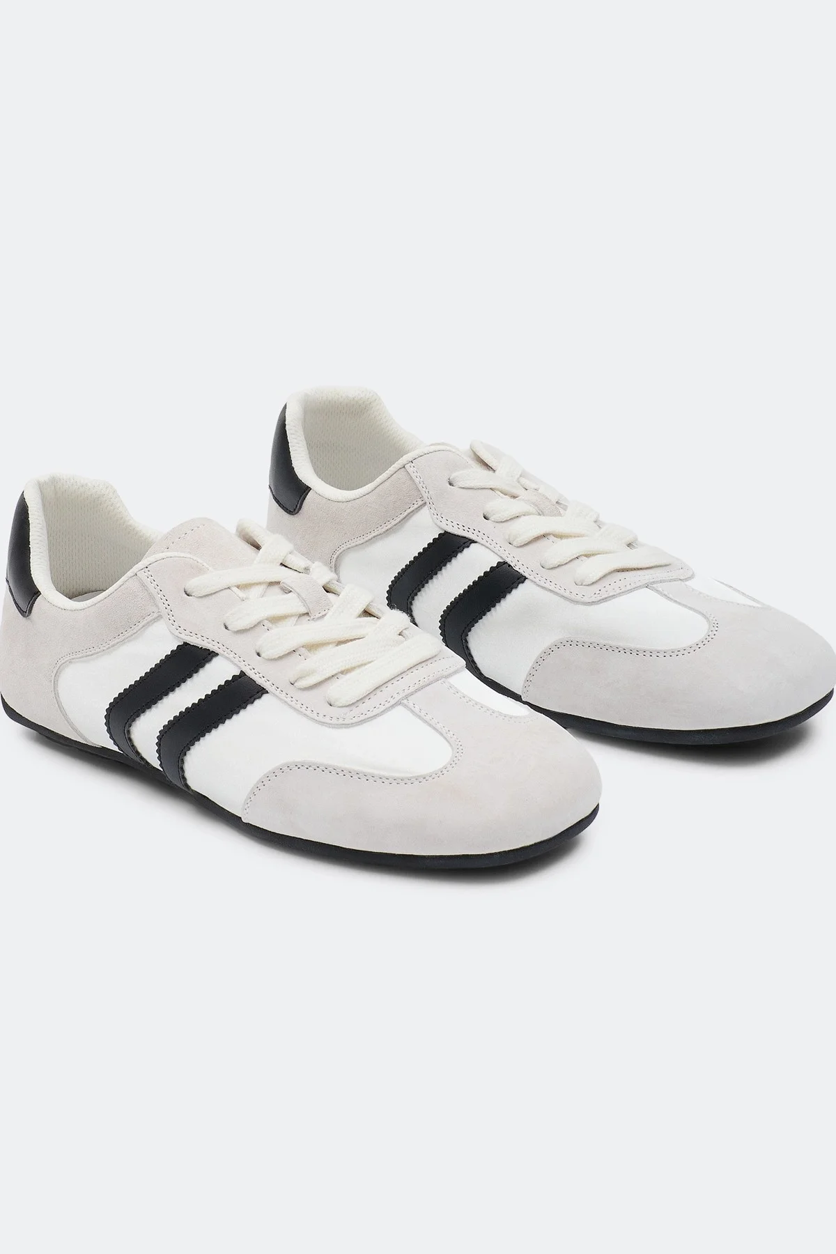 Комбинированные кроссовки с контрастными деталями, 36