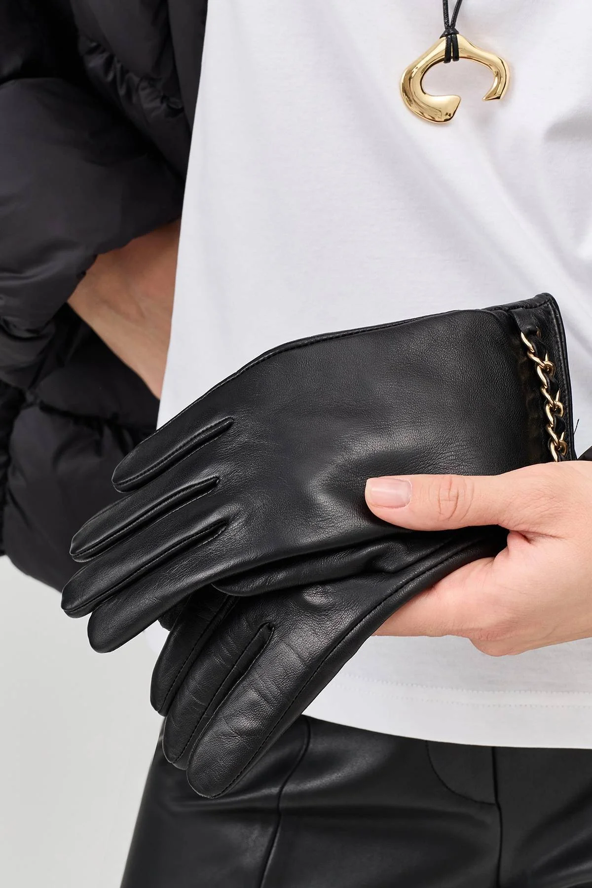 Перчатки из натуральной кожи с цепочками, 8