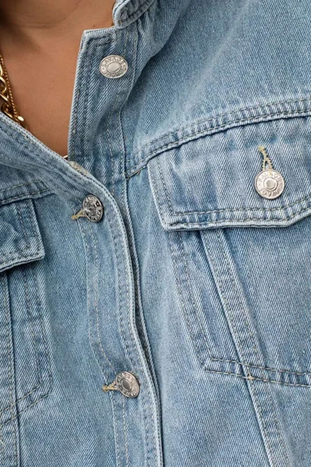 Джинсовый жакет с необработанным нижним краем, 42р