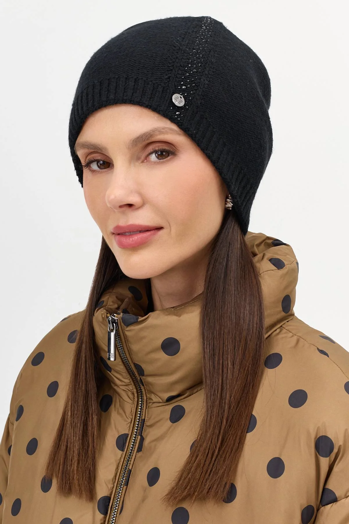 Черная шапка с декором из мерцающих страз, One