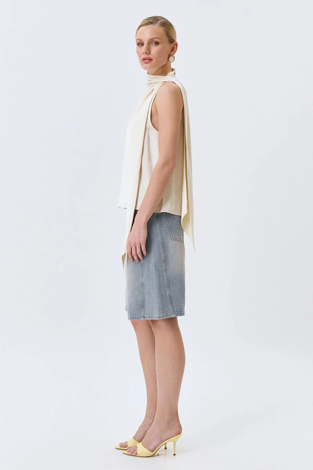 Топ халтер со струящимся шарфом молочный, 42