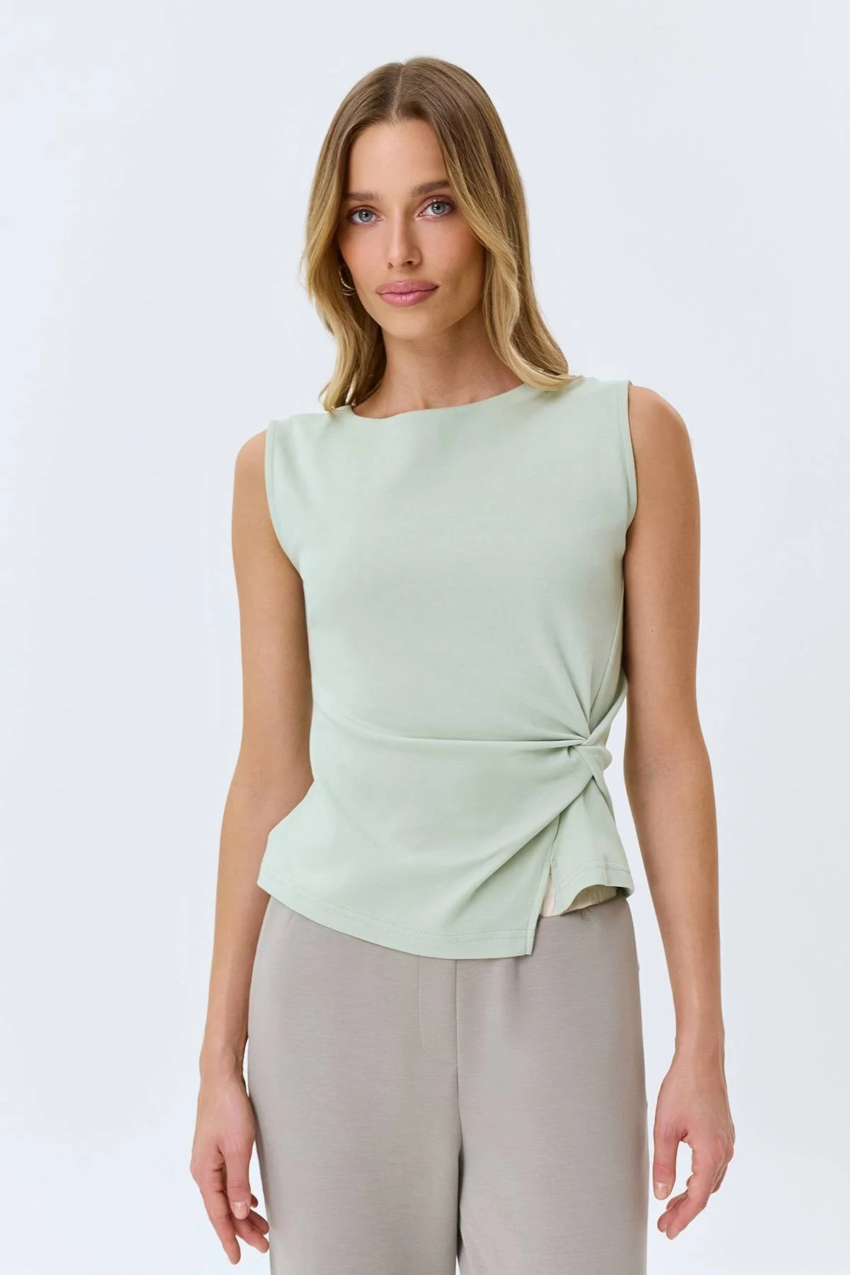 Топ с асимметричными складками, 52