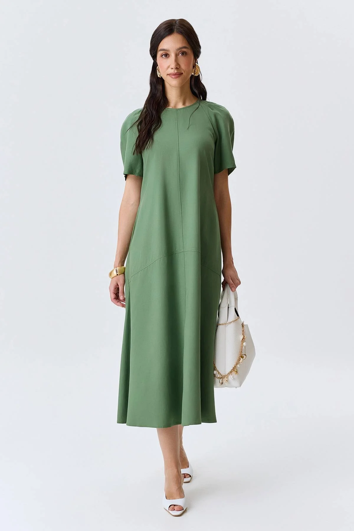 Платье А-силуэта с деталью на спинке в темно-зеленом цвете, 52