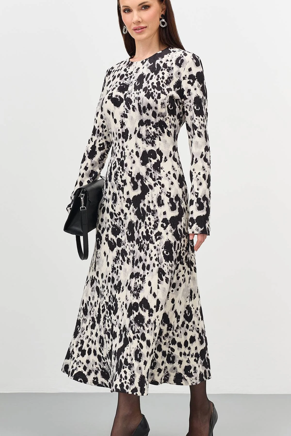 Платье с монохромным принтом, 44
