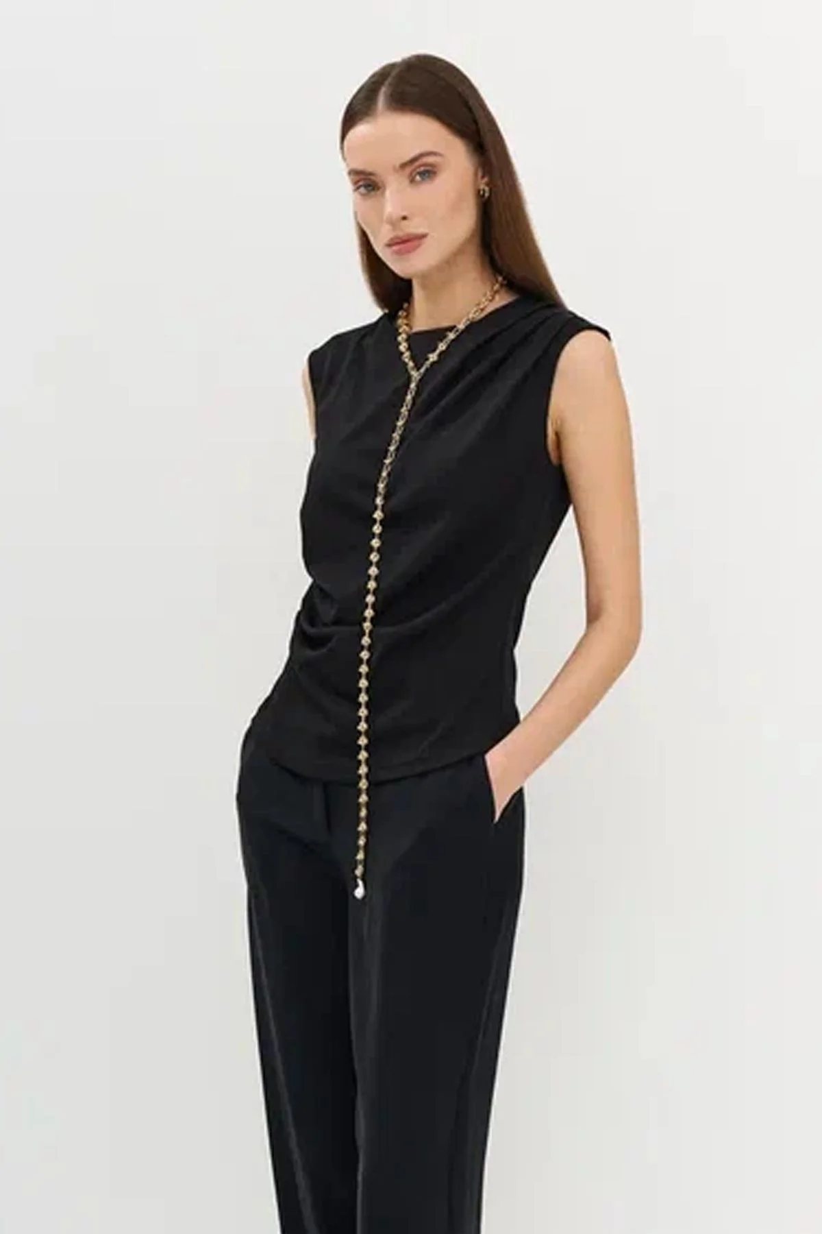 Топ без рукавов с вырезом горловины "лодочка", 52р