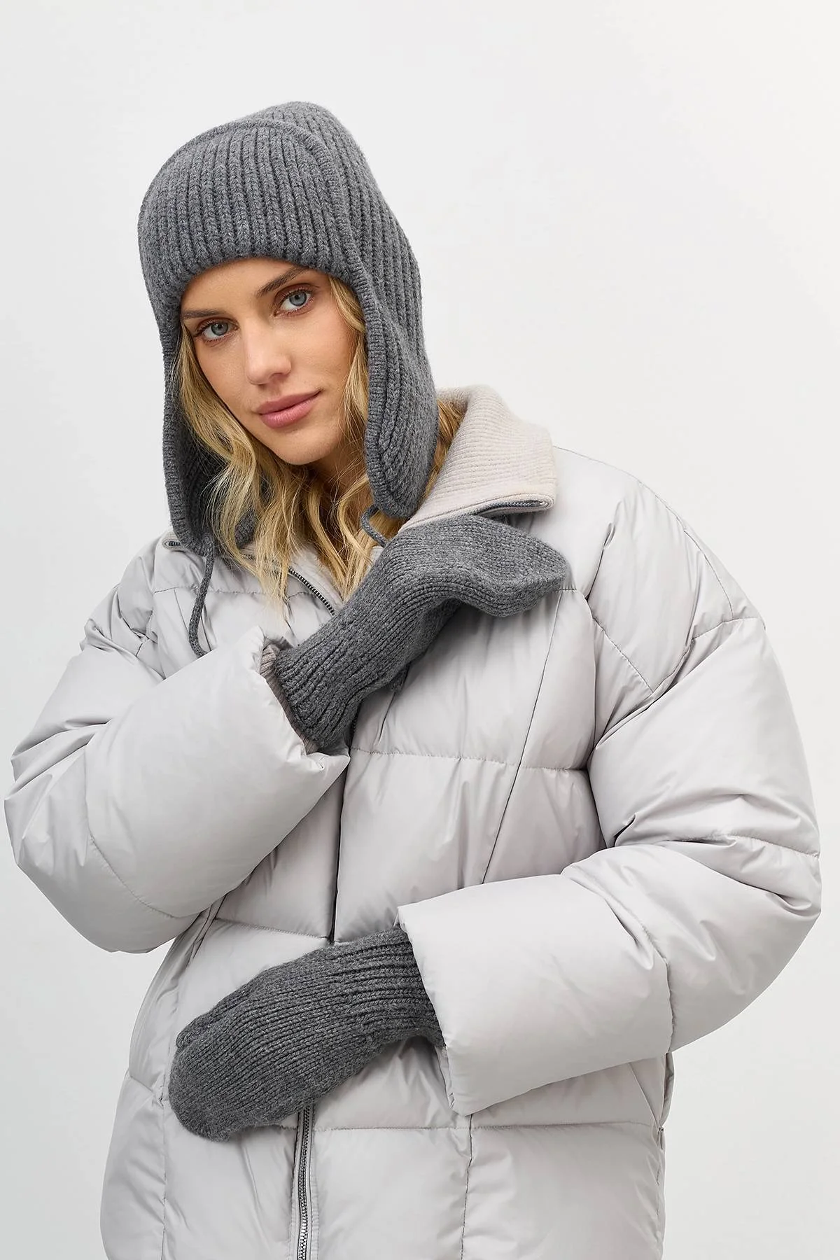 Теплые варежки с ангорой, One