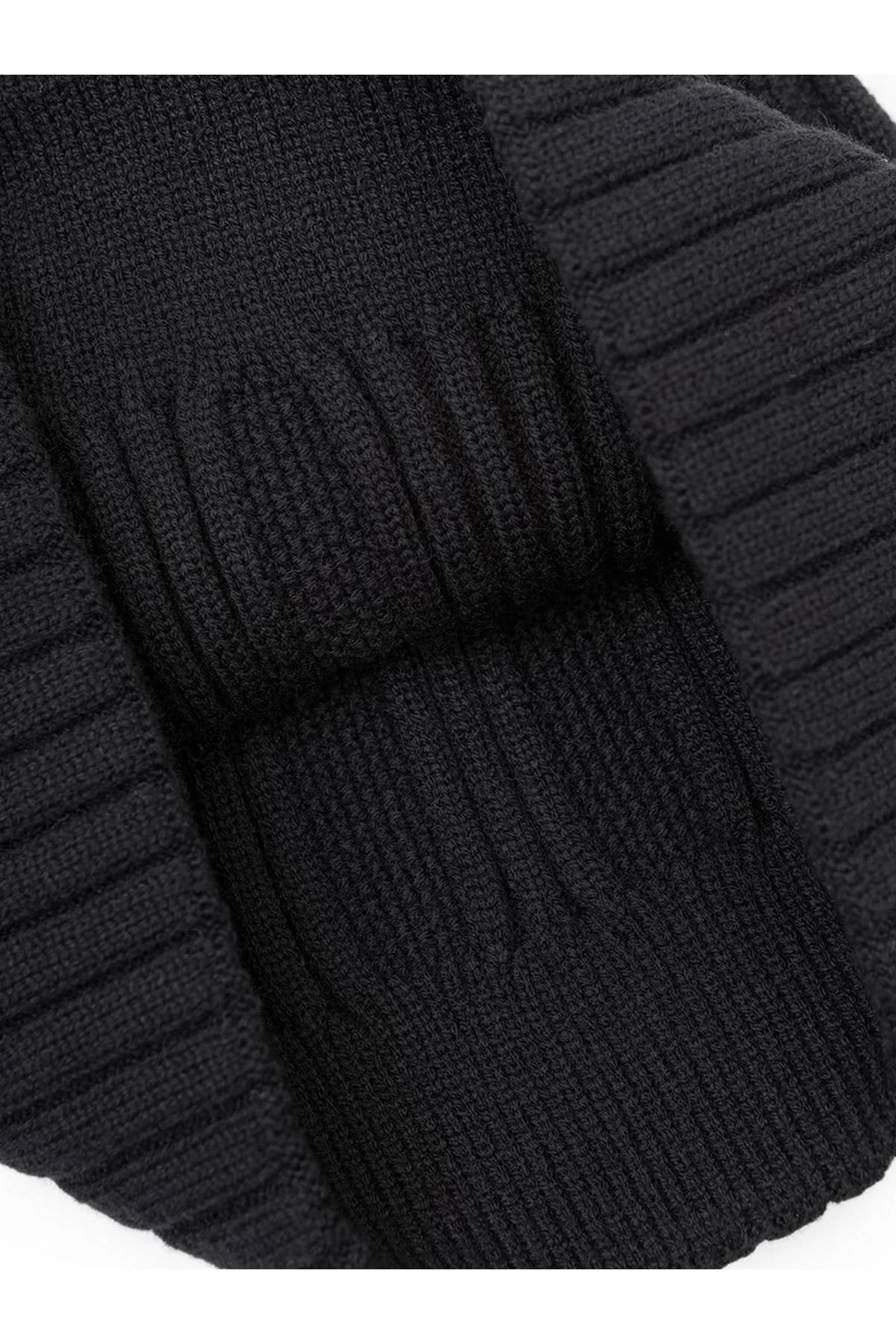 Шапка черная, One