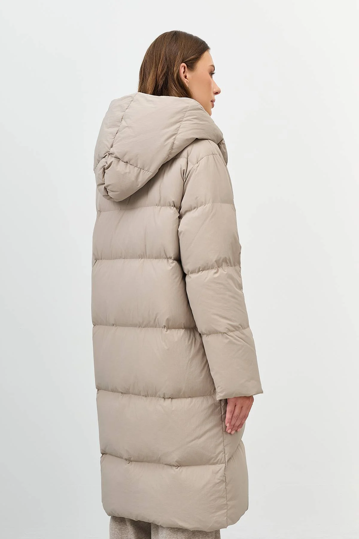 Лимитированная серия пуховик с капюшоном и палантин, 46