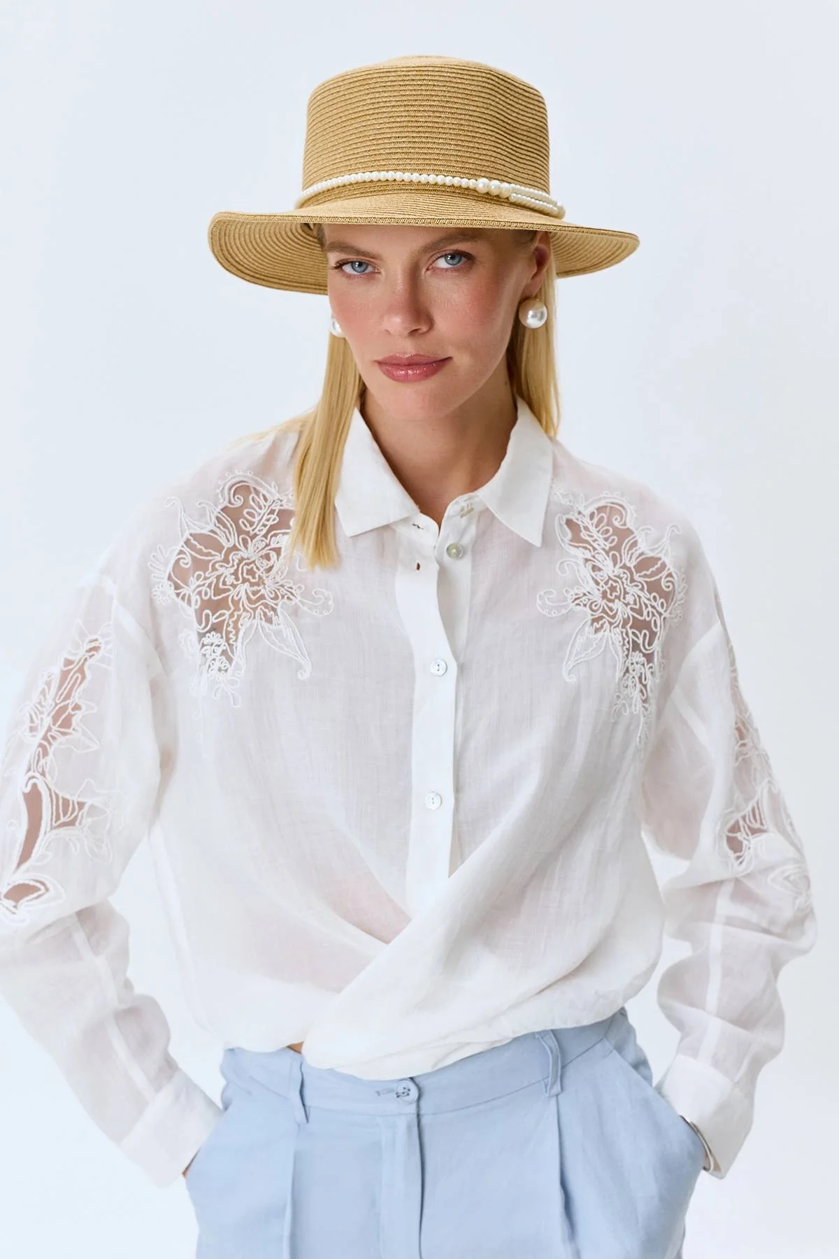 Шляпа-канотье с жемчужинами, One