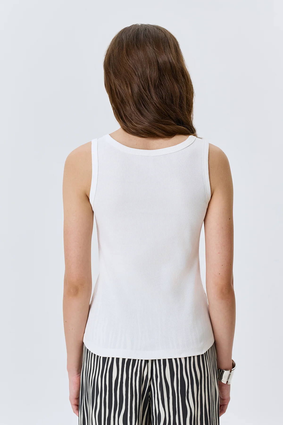 Хлопковый топ с графичной вышивкой, 46