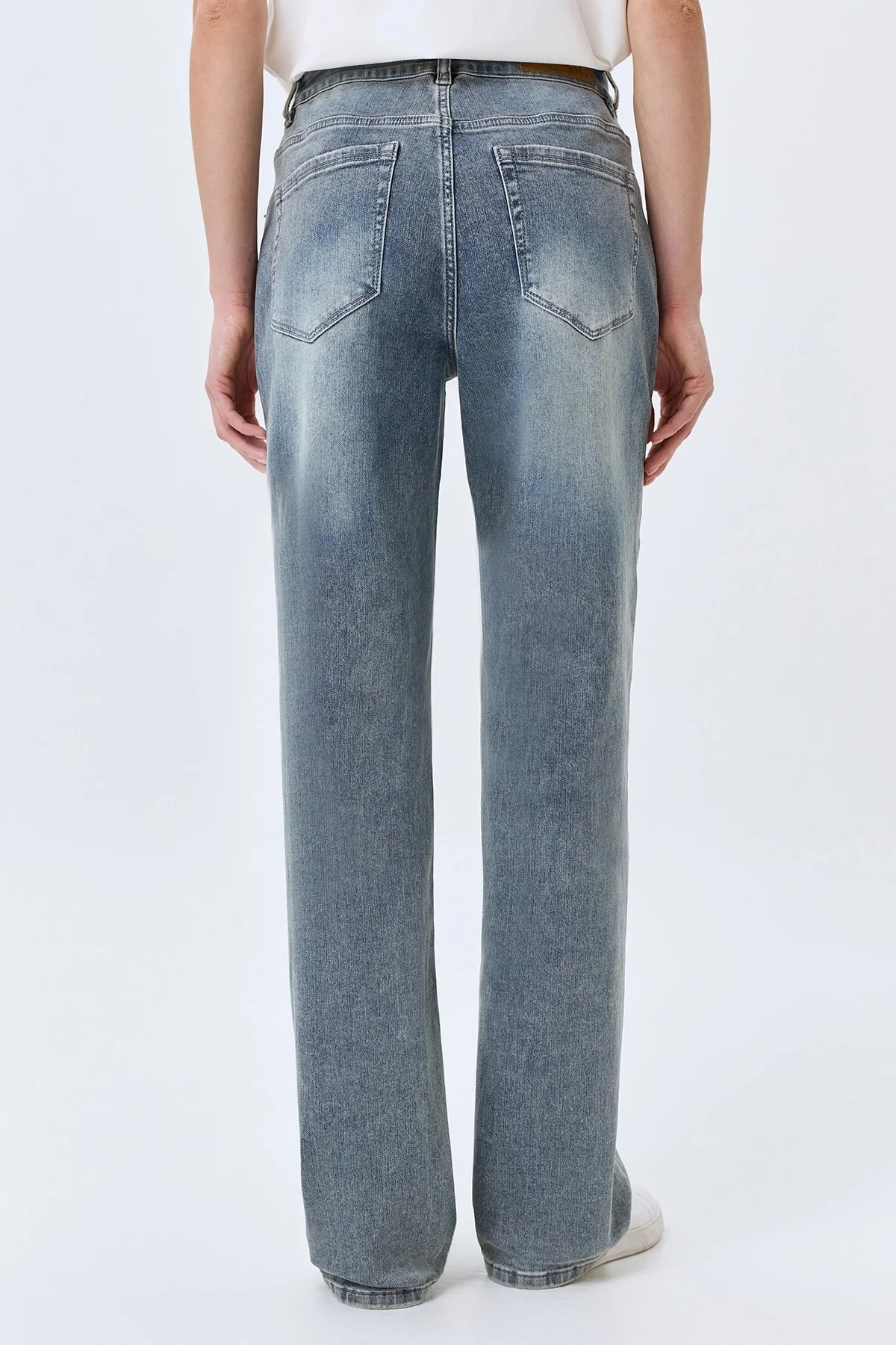 Прямые джинсы с деликатной варкой, 50