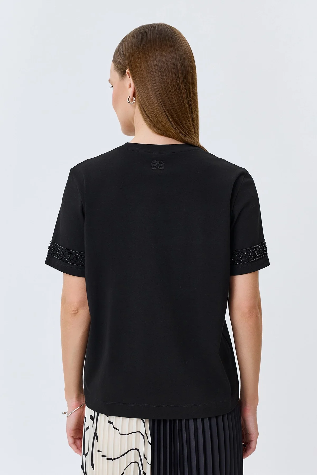 Футболка с декором на рукавах, 34