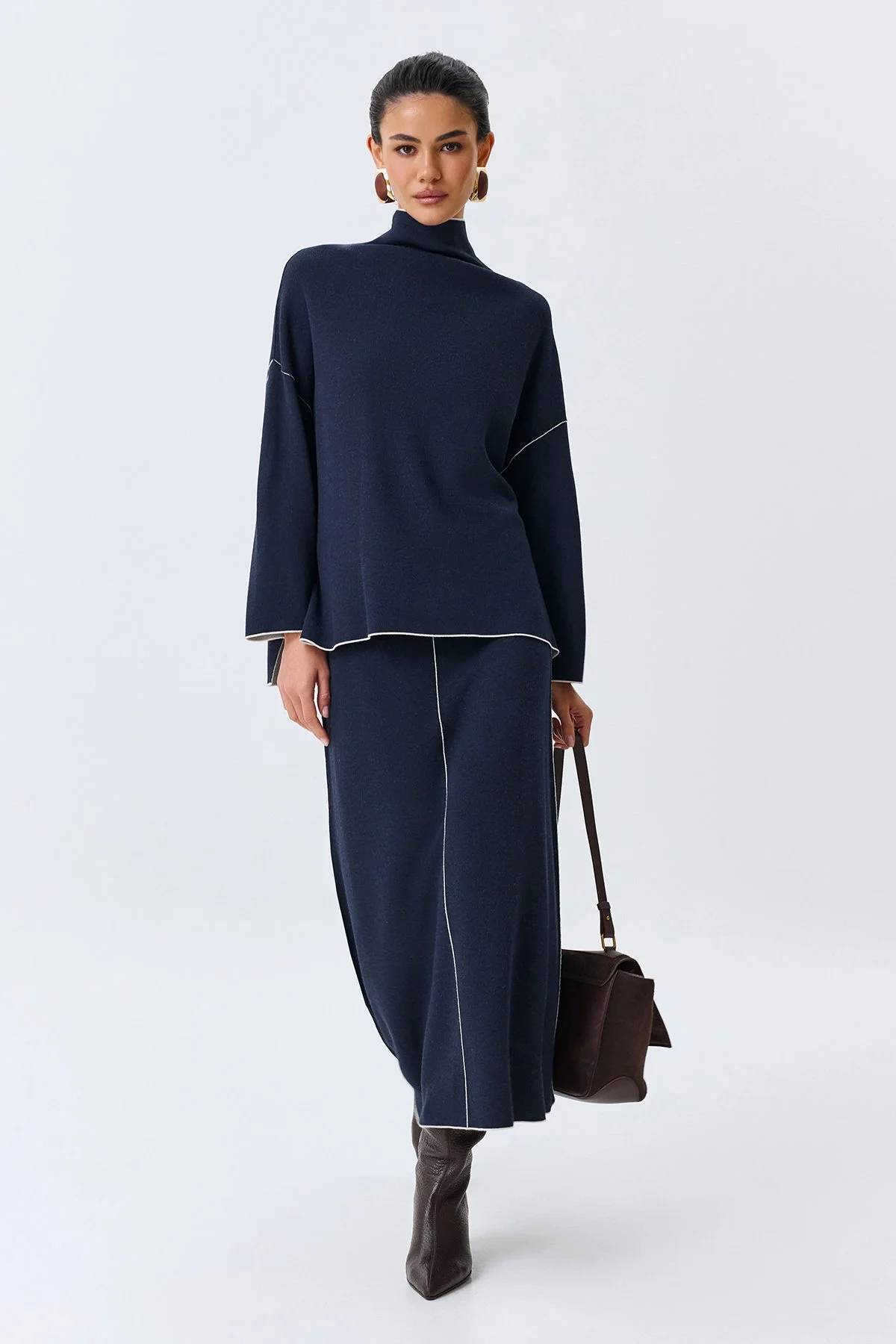 Oversize джемпер с контрастными кантами, 44