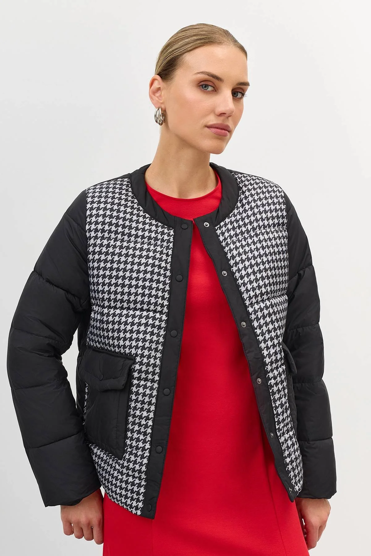 Куртка с контрастными деталями, 50