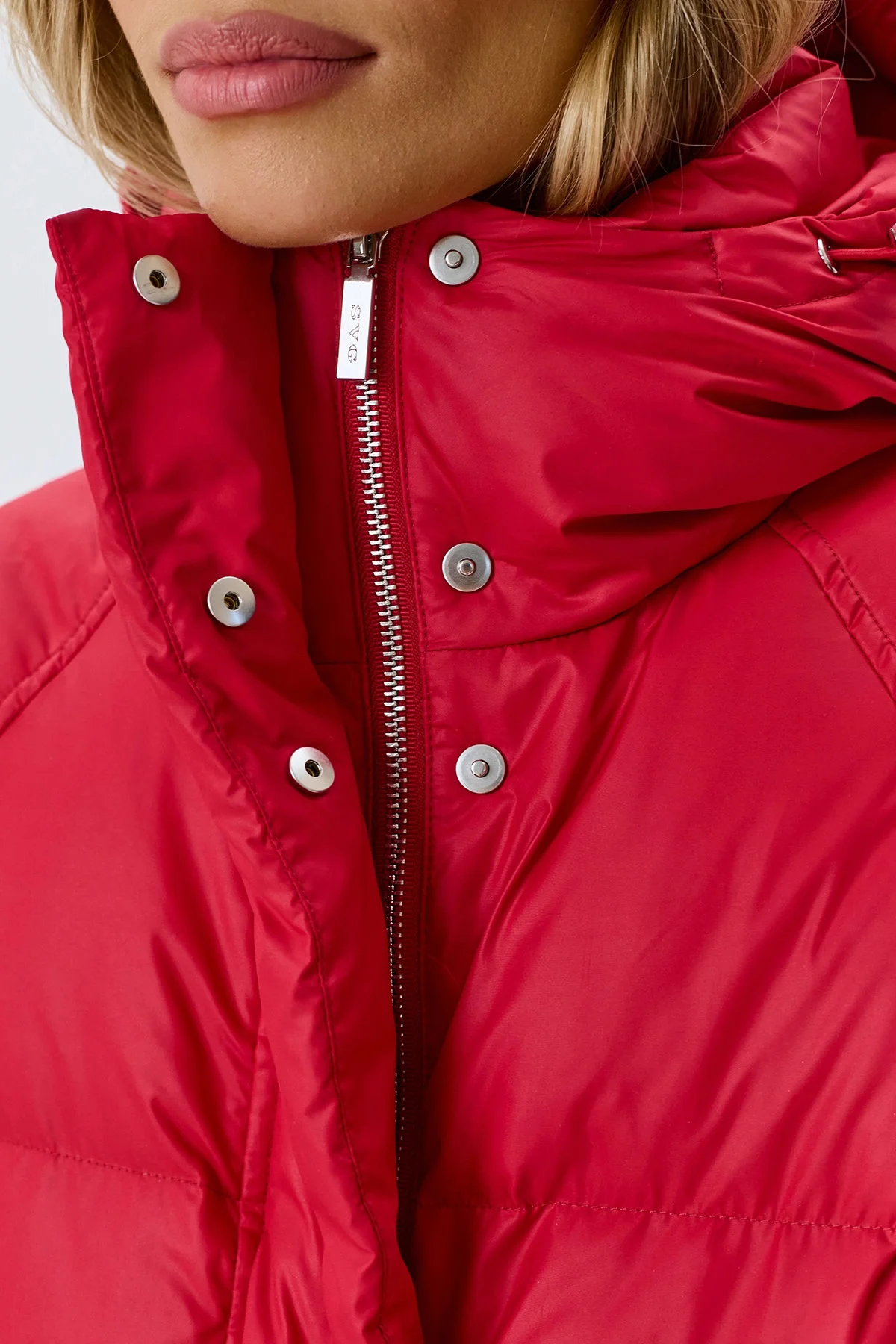 Яркий красный пуховик Oversize, 40