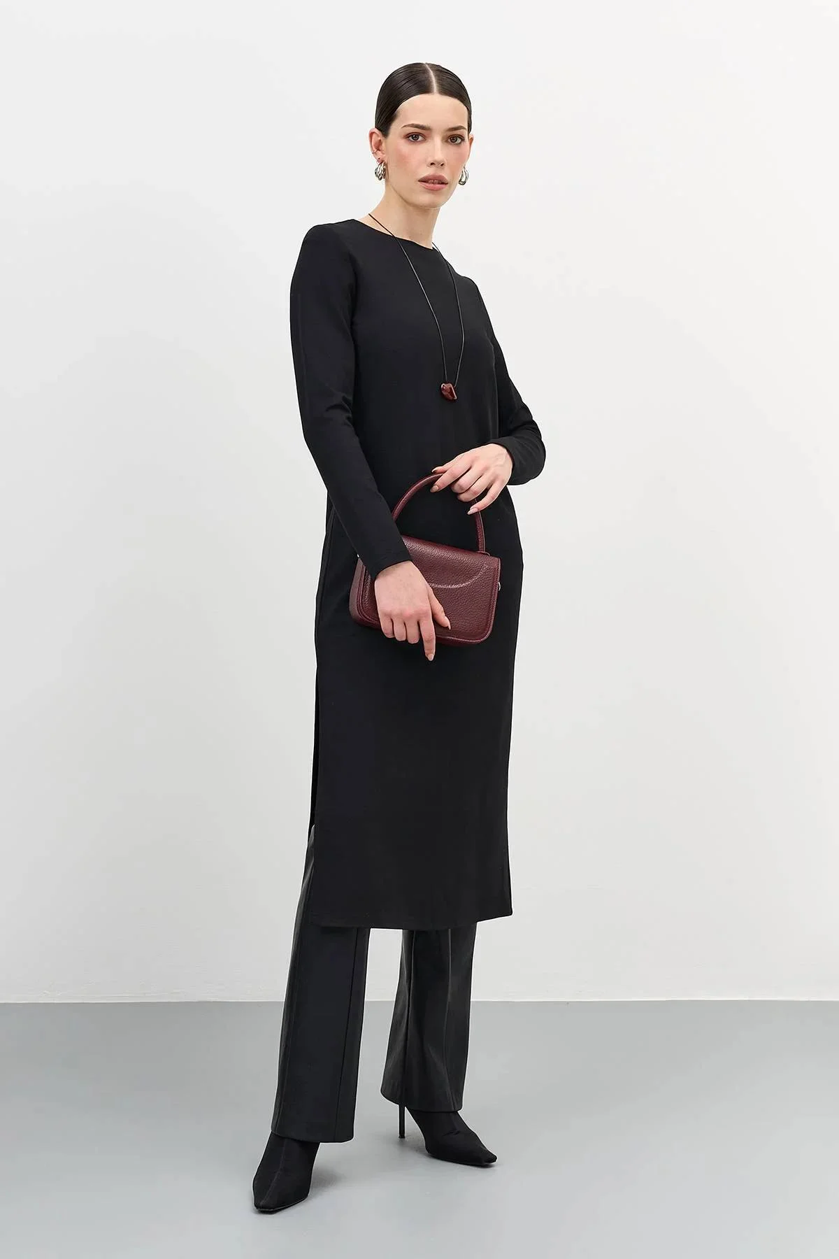 Платье с искрящимися пайетками, 44