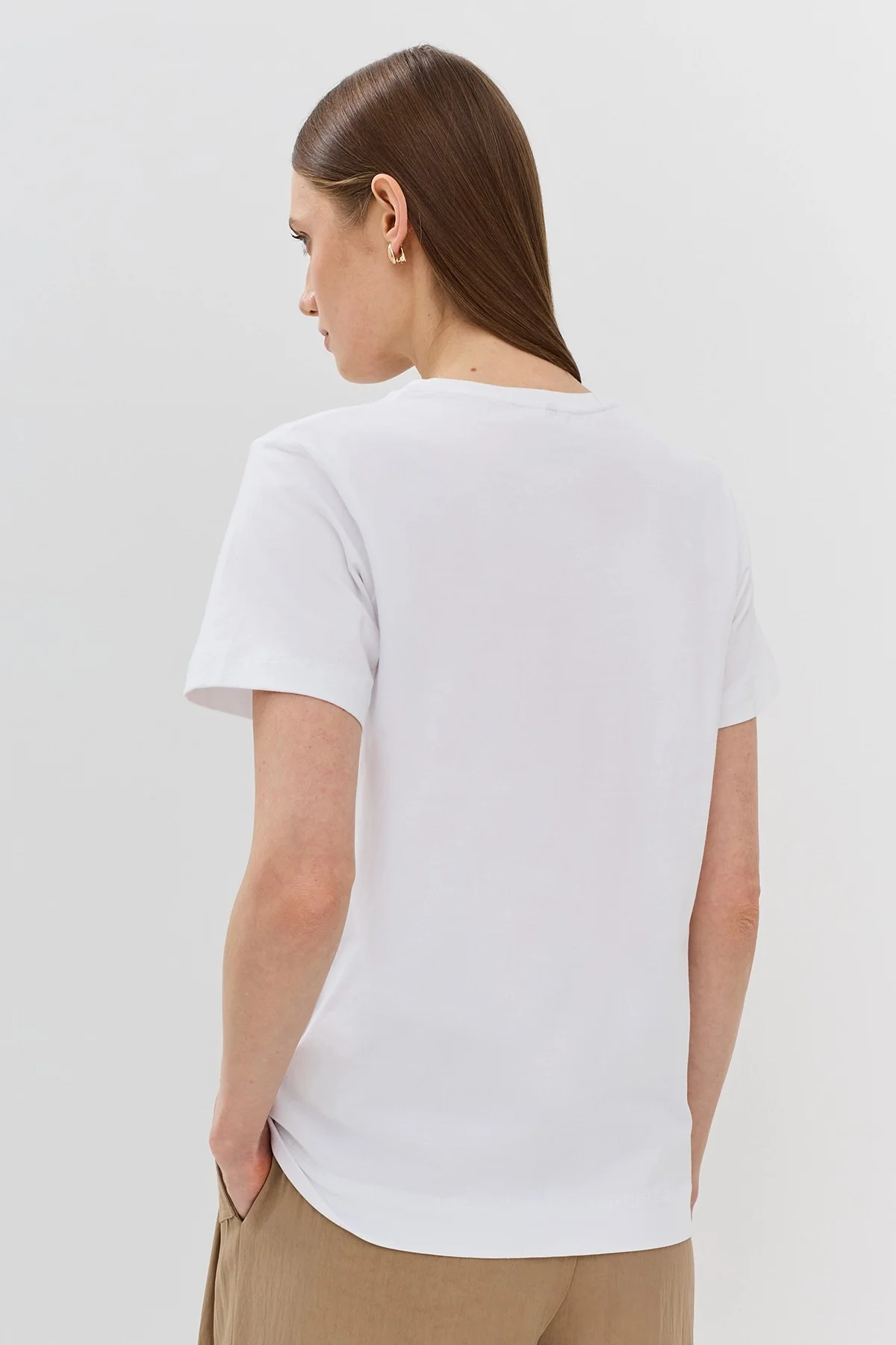 Базовая белая футболка из эластичного хлопка, 44